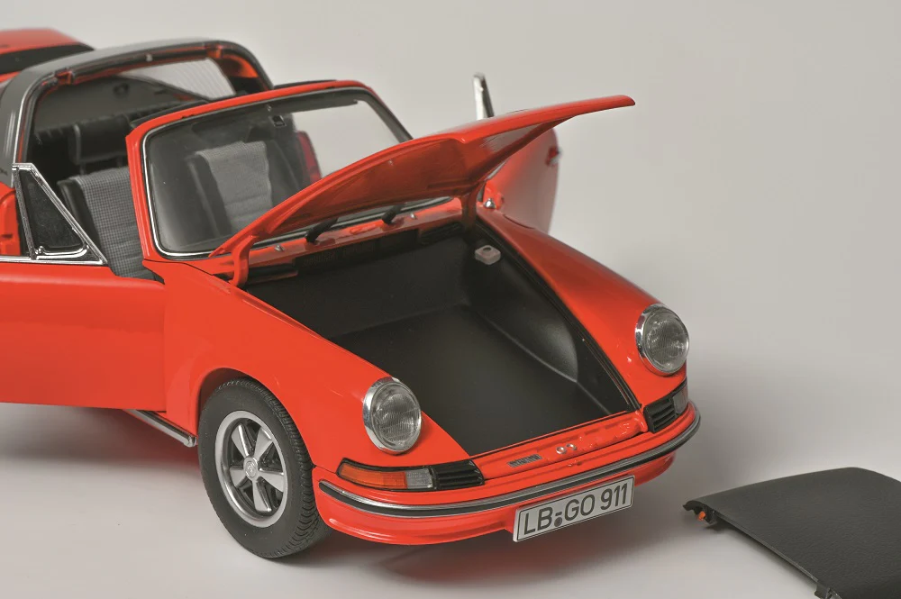 Schuco 1/18 Porsche 911 S Targa Orange 450039200 - Image 3