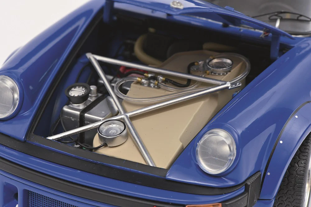 Schuco 1/18 Porsche 934 RSR Blue 450034100 - Image 2