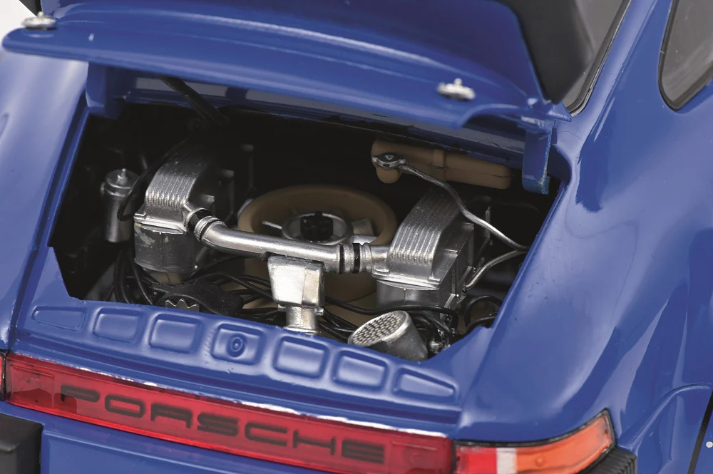 Schuco 1/18 Porsche 934 RSR Blue 450034100 - Image 3