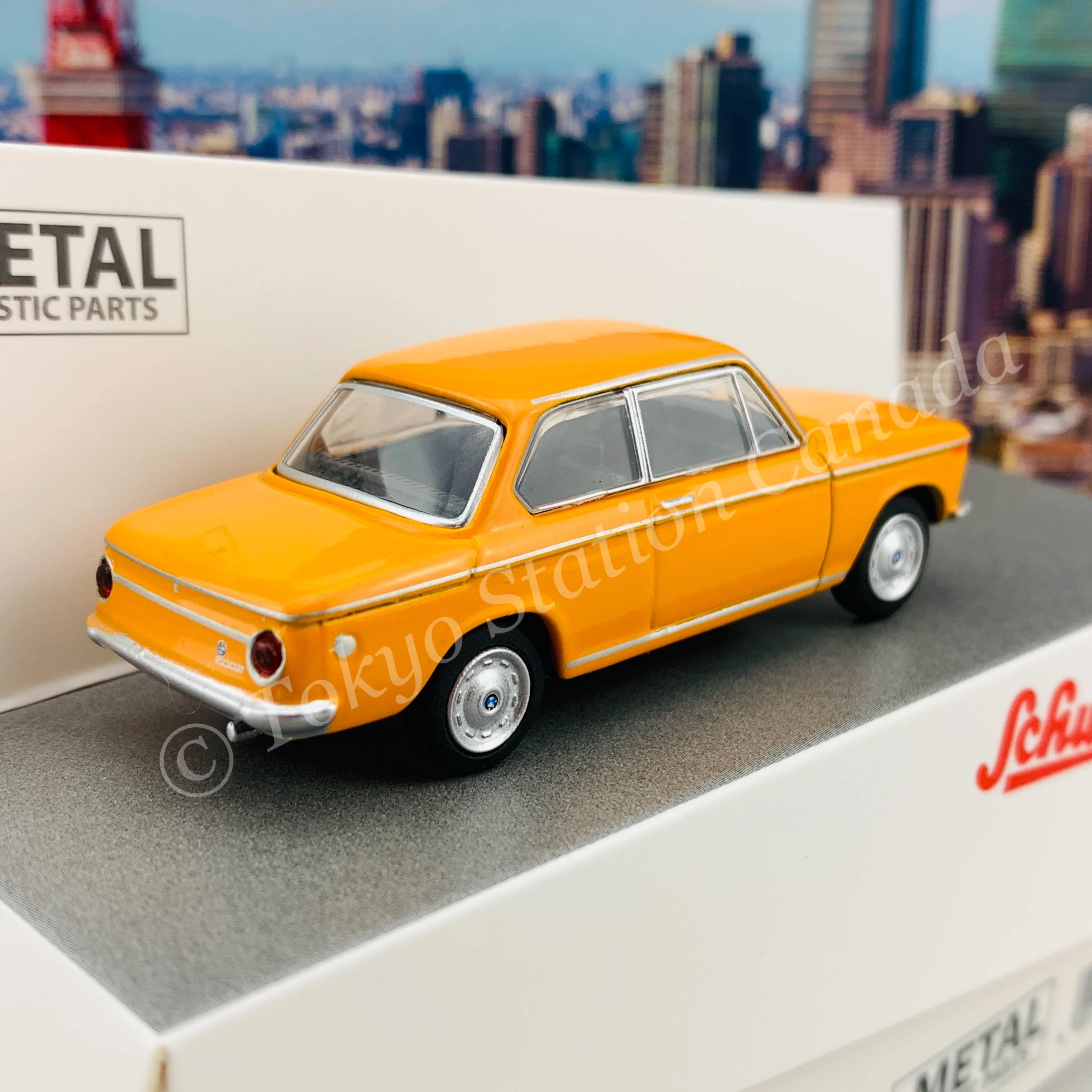 Schuco 1/64 BMW 2002 Orange 452022700 - Image 3