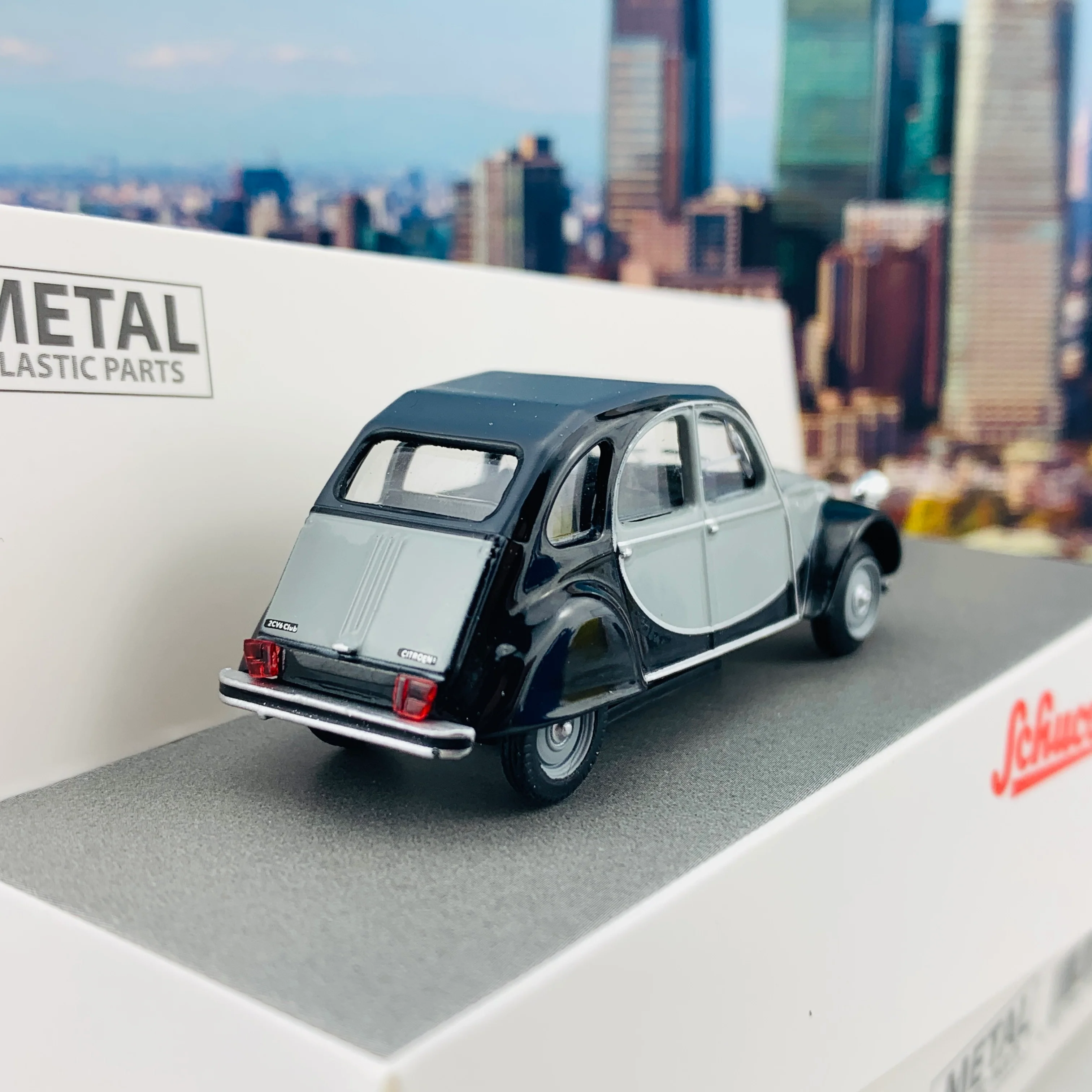 Schuco1/64 Citroen 2CV Grey/Black 452021700 - Image 4