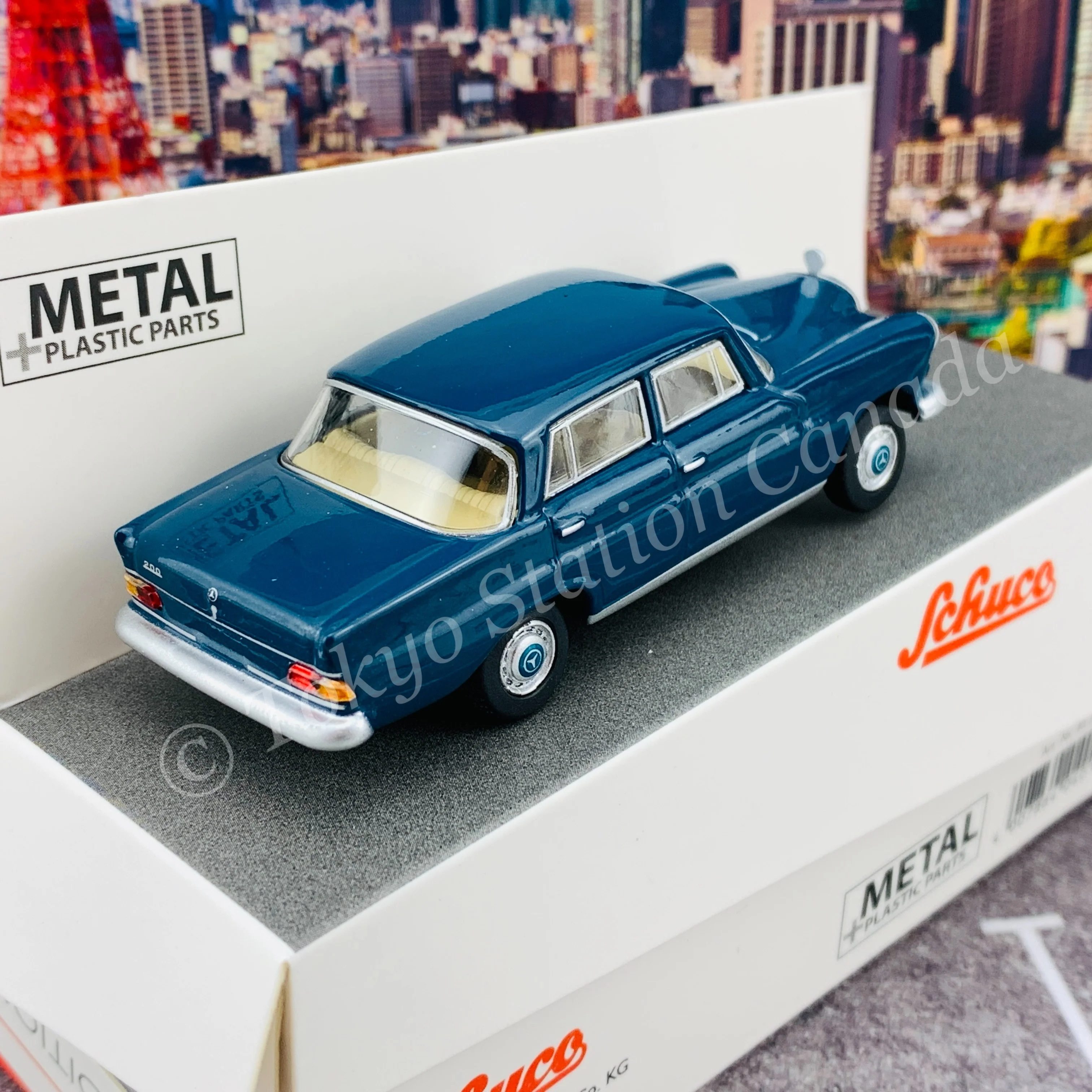 Schuco1/64 Mercedes Benz 200 D Dark Green 452022200 - Image 3