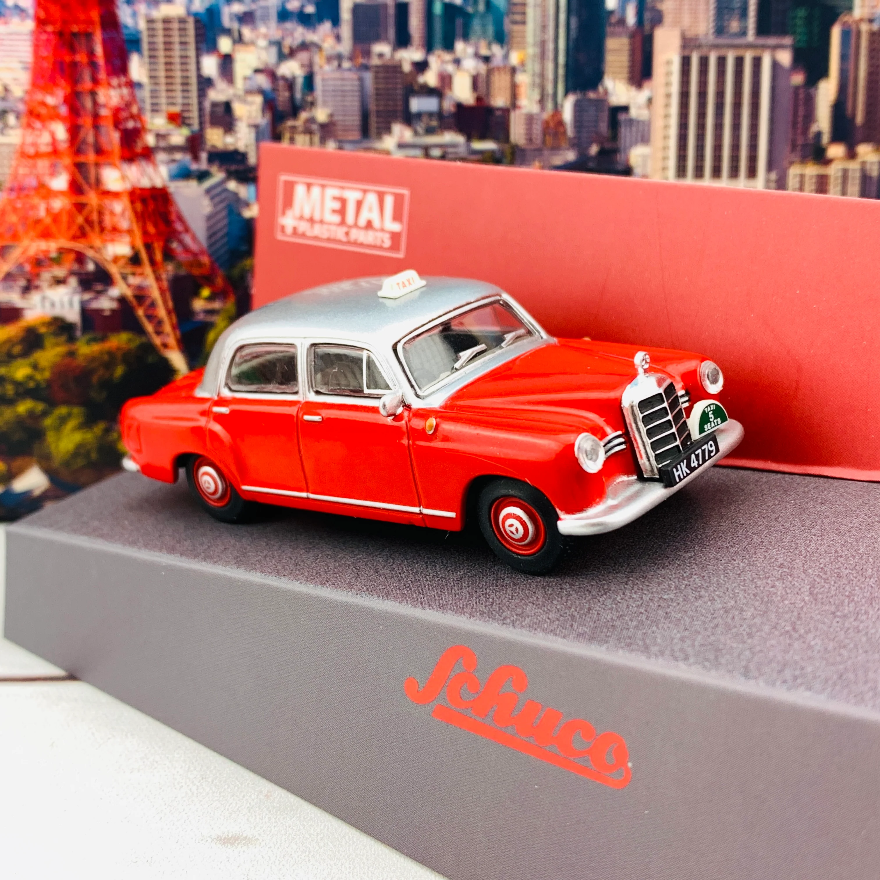Schuco 1/64 Mercedes Benz 180D Ponton Hong Kong Taxi Silver/Red - Hong Kong Limited Edition 香港限定版 452025700 - Image 3