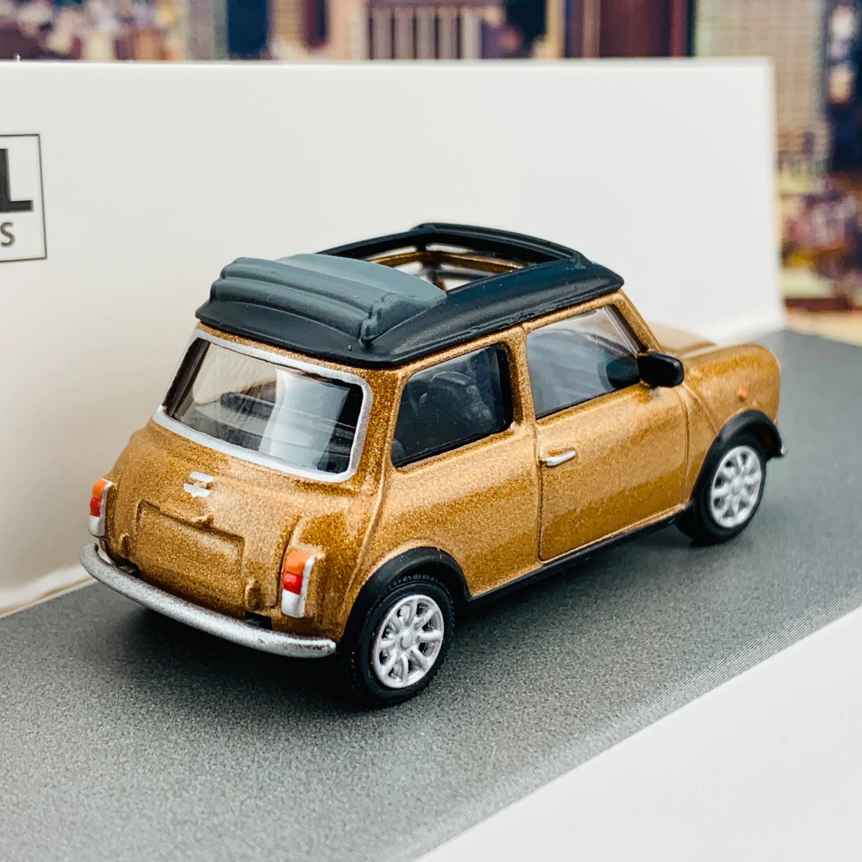 Schuco1/64 Mini Cooper Brown Met. 452021900 - Image 3