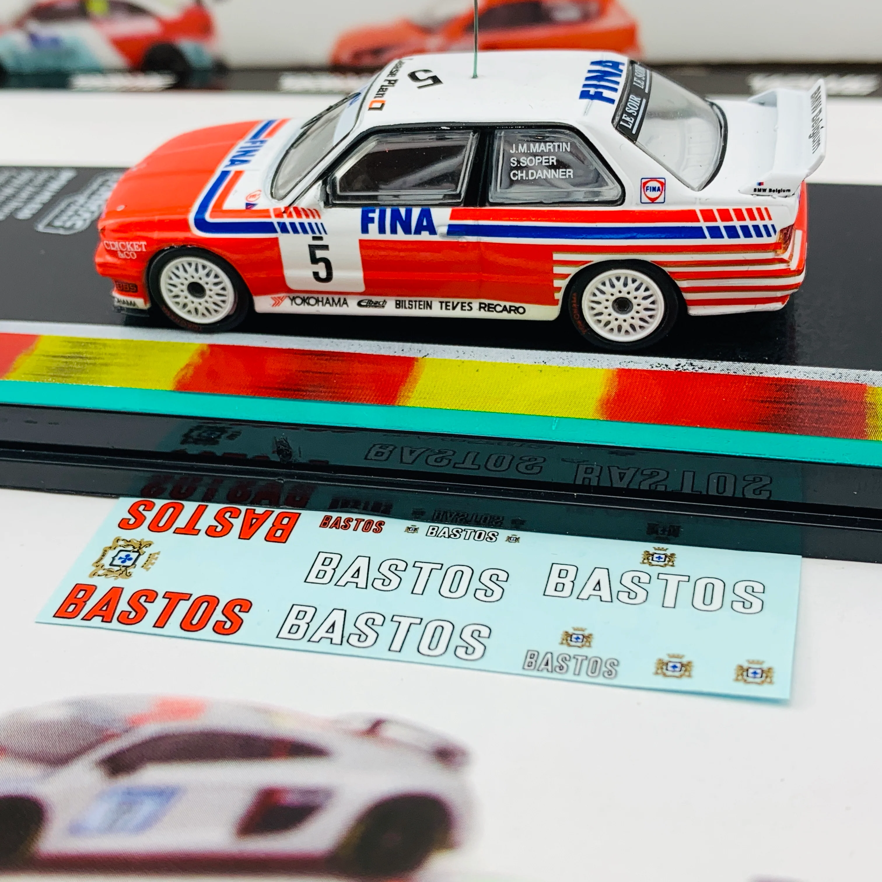 Tarmac Works 1/64 BMW M3 E30  Spa 24hours Race 1992 Winner Soper / Martin / Danner (Decal included) T64-009-92SPA05 - Image 6
