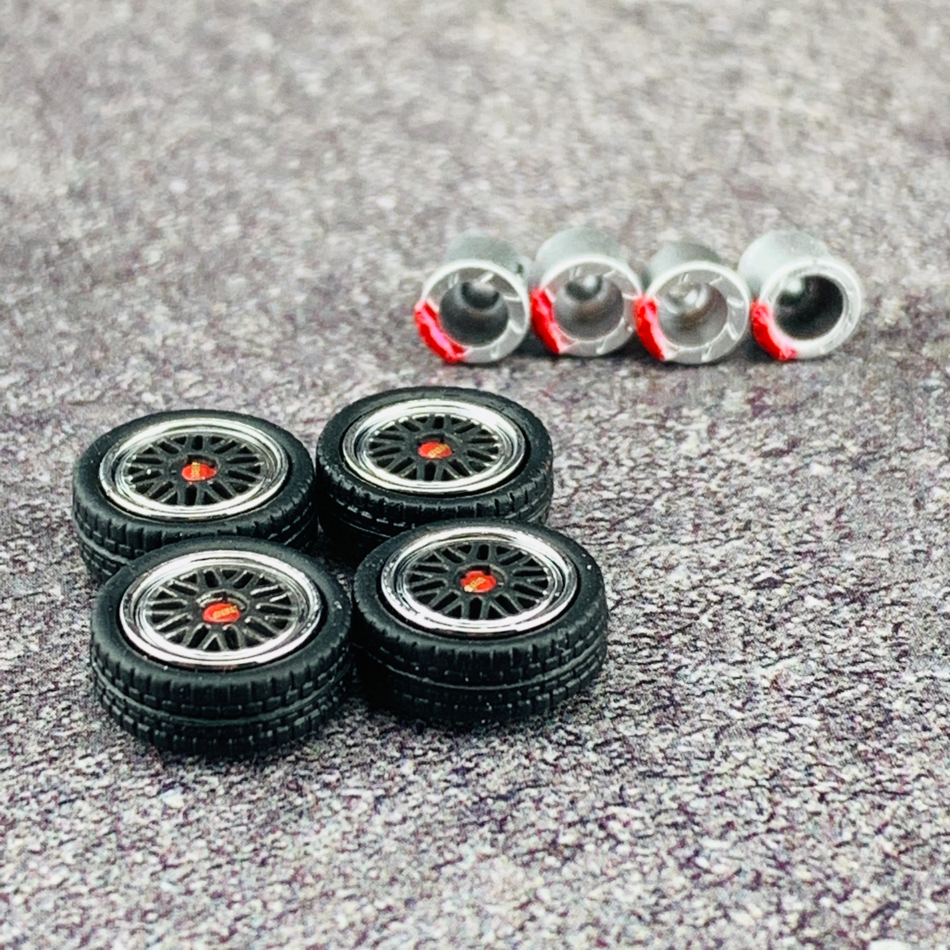 Tarmac Works 1/64 Accessories BBS LM Forged Matt Black Polish with Red cap T64W-001-BR - Image 2