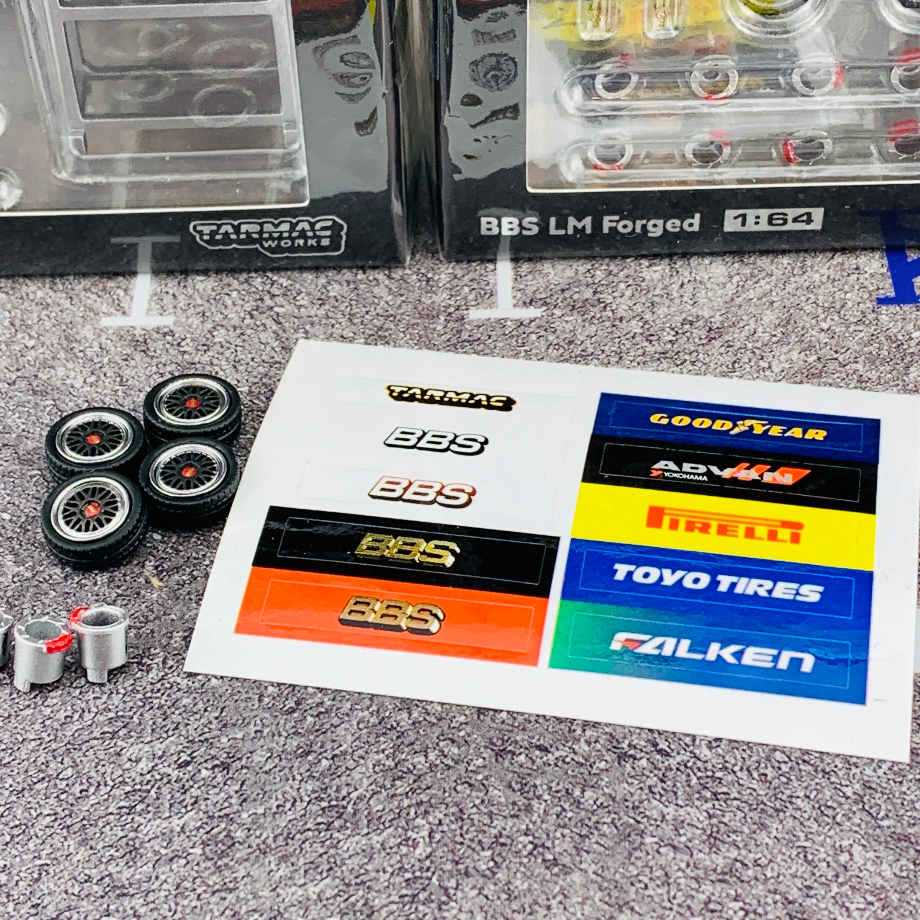 Tarmac Works 1/64 Accessories BBS LM Forged Matt Black Polish with Red cap T64W-001-BR - Image 4