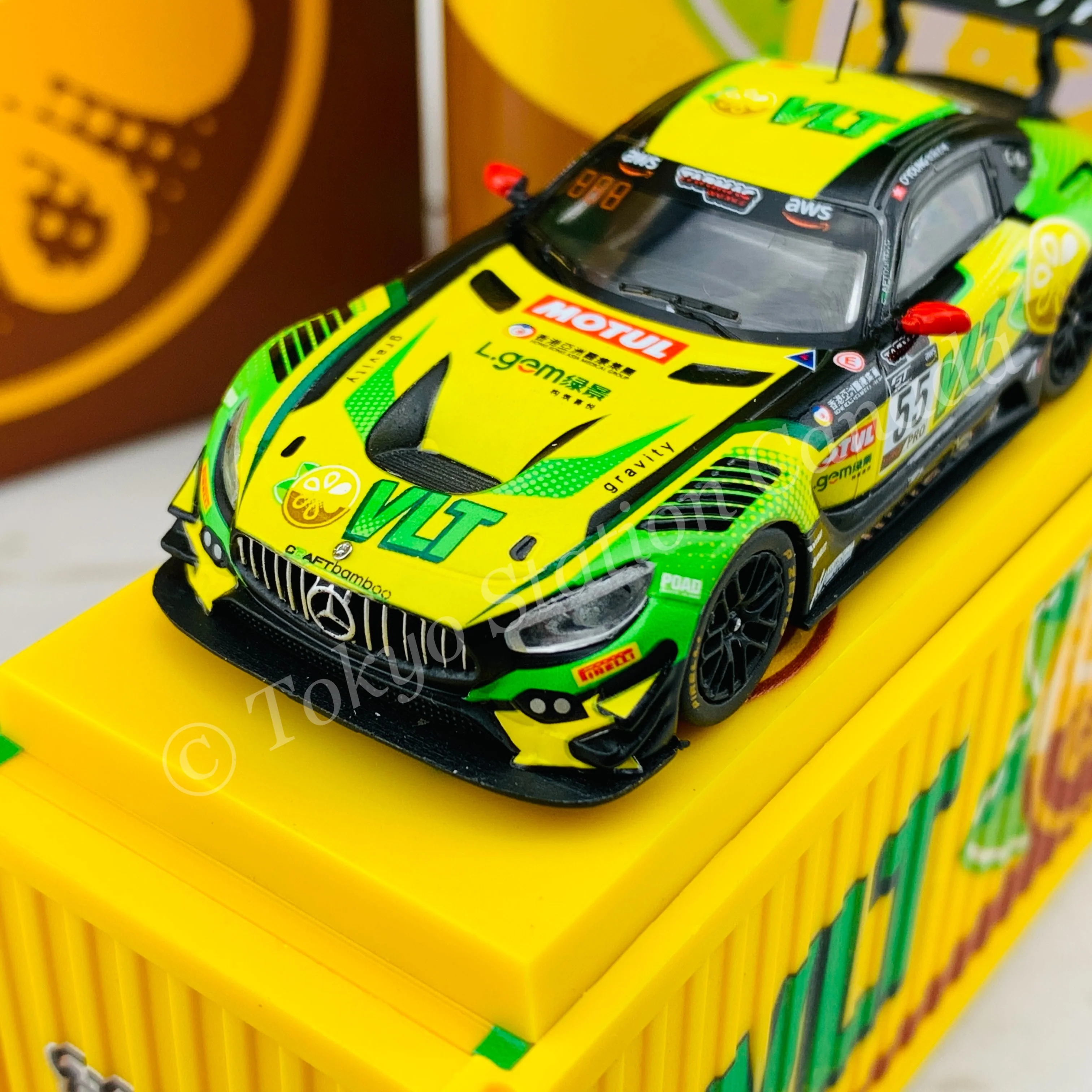 Tarmac Works 1/64 COLLAB64 Mercedes-AMG GT3 GT World Challenge Asia ESPORTS Championship 2020 Darryl O'Young with Metal Oil Can and Container T64-008-VLT - Image 3