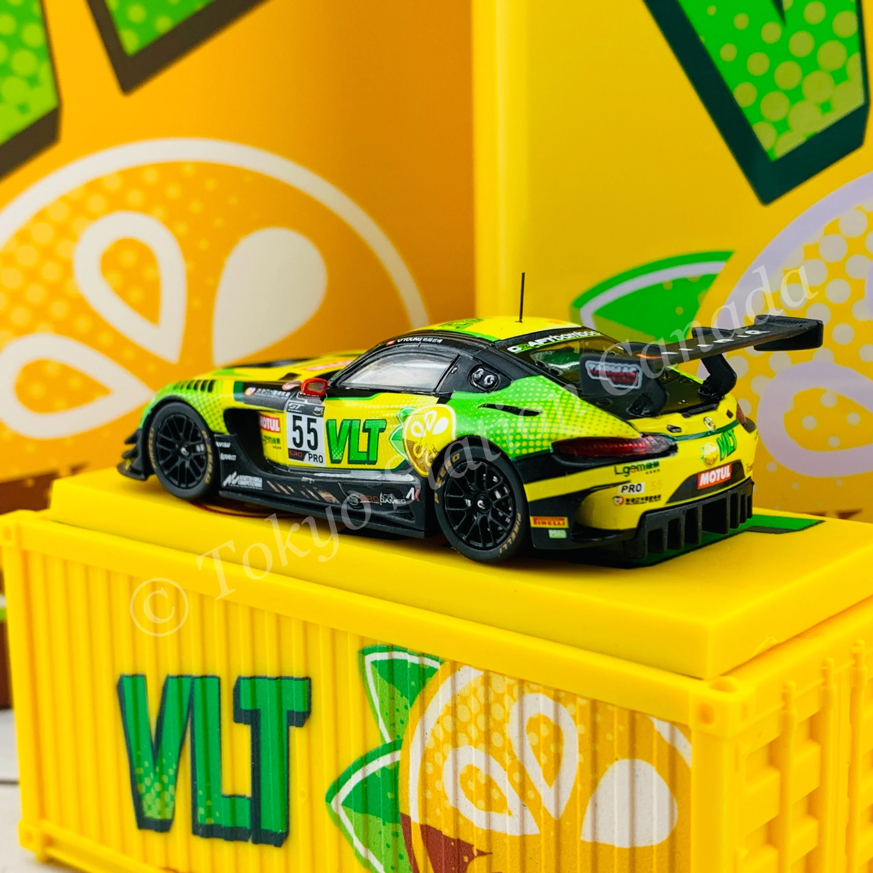Tarmac Works 1/64 COLLAB64 Mercedes-AMG GT3 GT World Challenge Asia ESPORTS Championship 2020 Darryl O'Young with Metal Oil Can and Container T64-008-VLT - Image 4