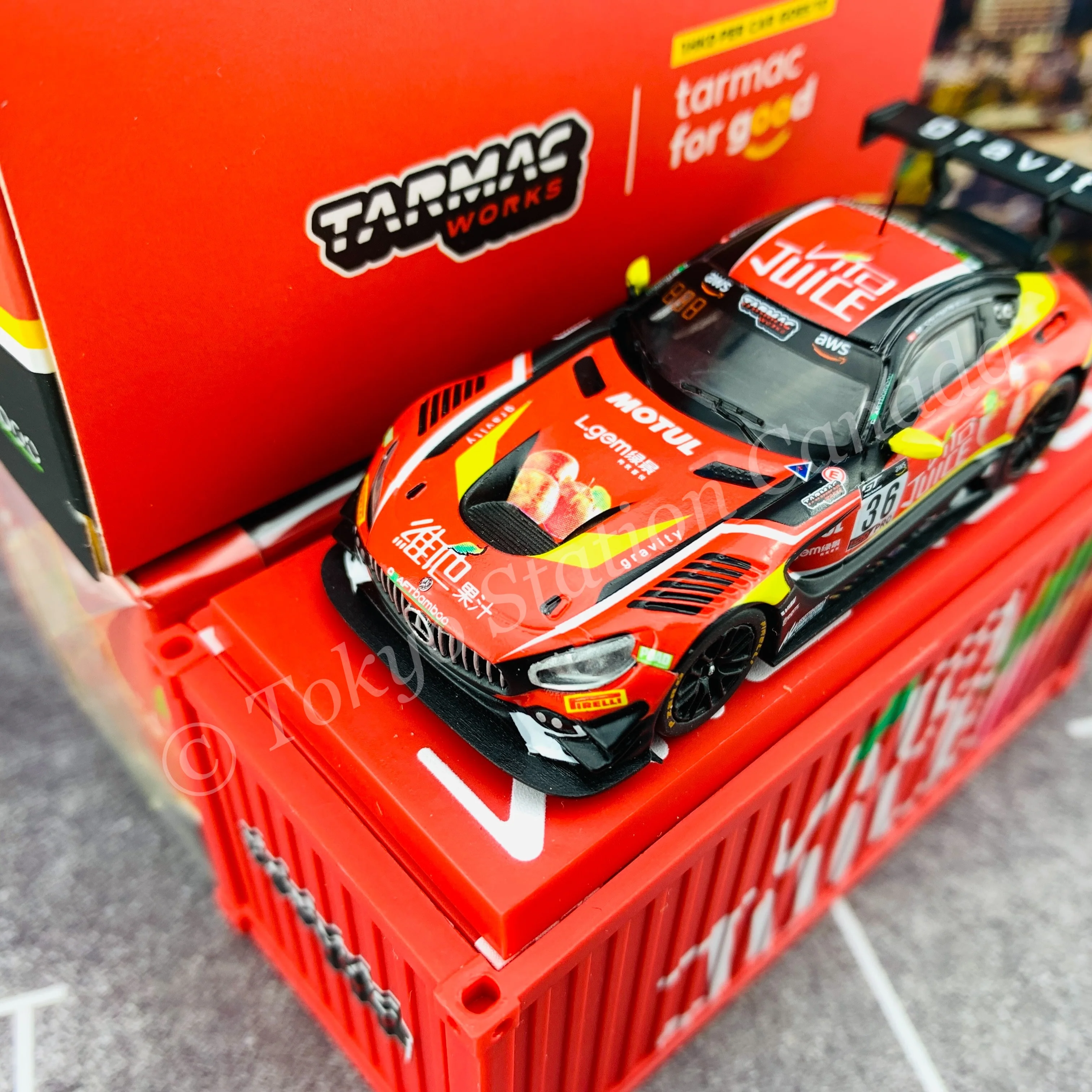 Tarmac Works 1/64 COLLAB64 Mercedes-AMG GT3 GT World Challenge Asia ESPORTS Championship 2020 Matt Solomon (With Container) T64-008-JUICE - Image 2