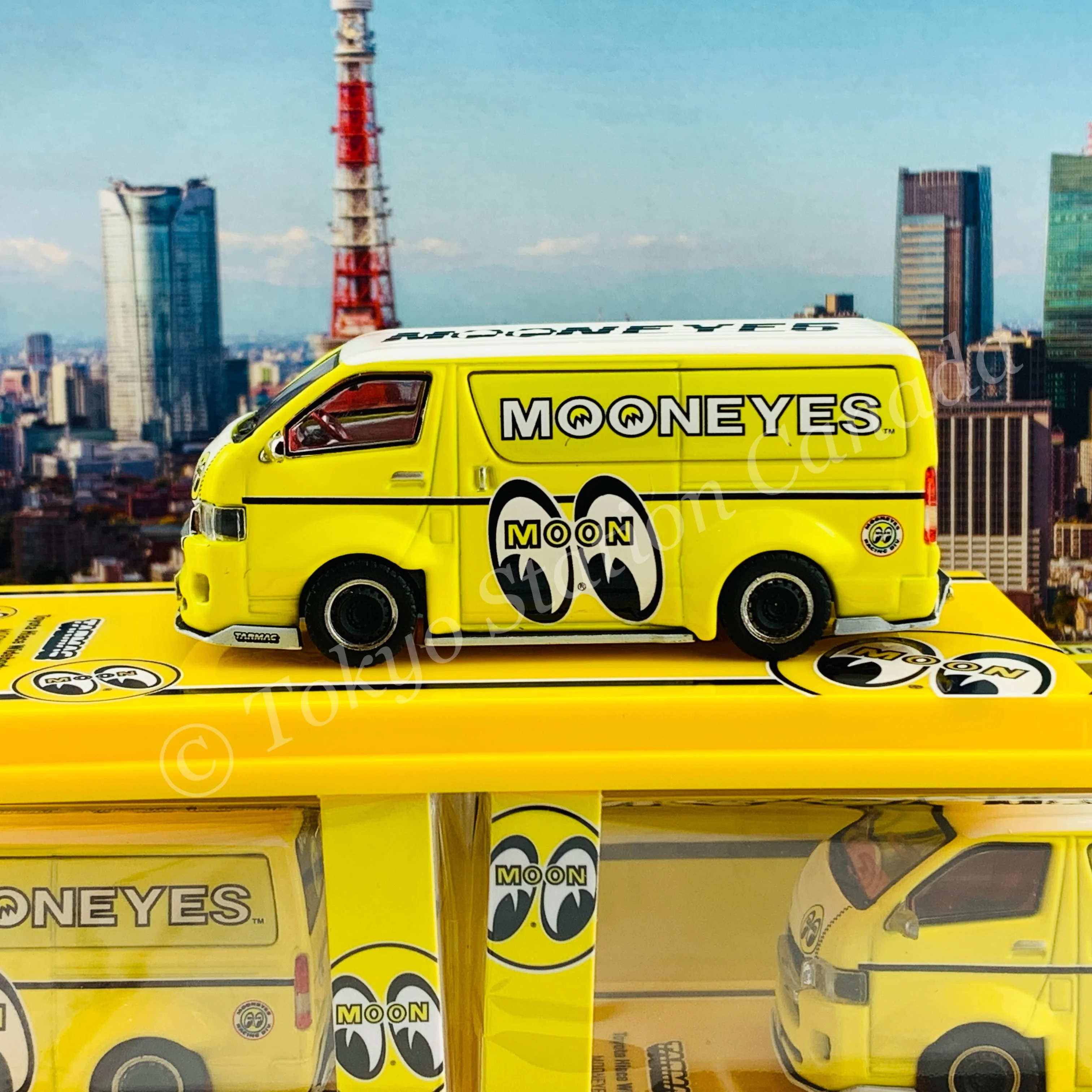 Tarmac Works 1/64 COLLAB64 Toyota Hiace Widebody Mooneyes *** Collaboration with Mooneyes *** T64-038-ME - Image 2