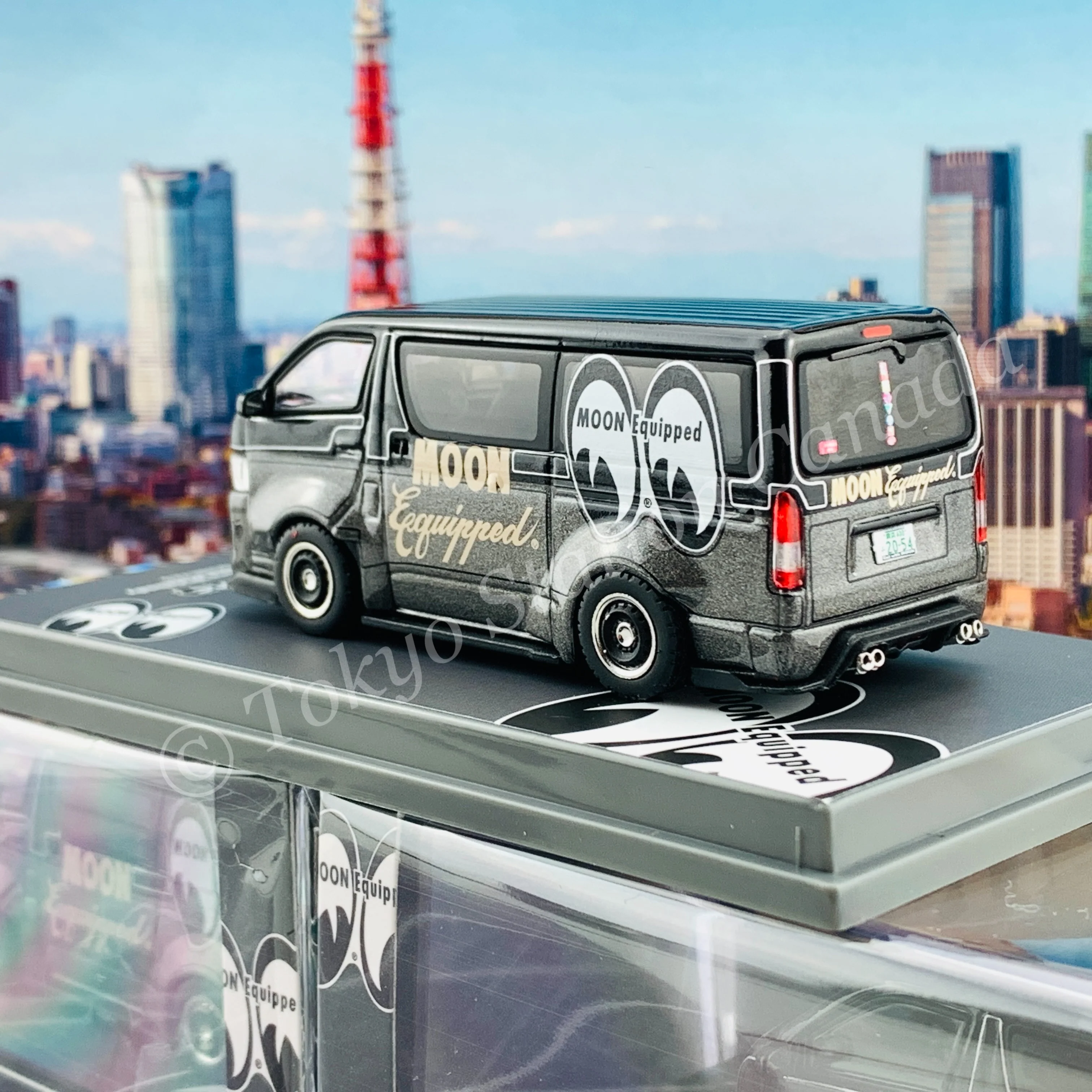 Tarmac Works 1/64 COLLAB64 Toyota Hiace Widebody Mooneyes T64-038-ME2 - Image 4