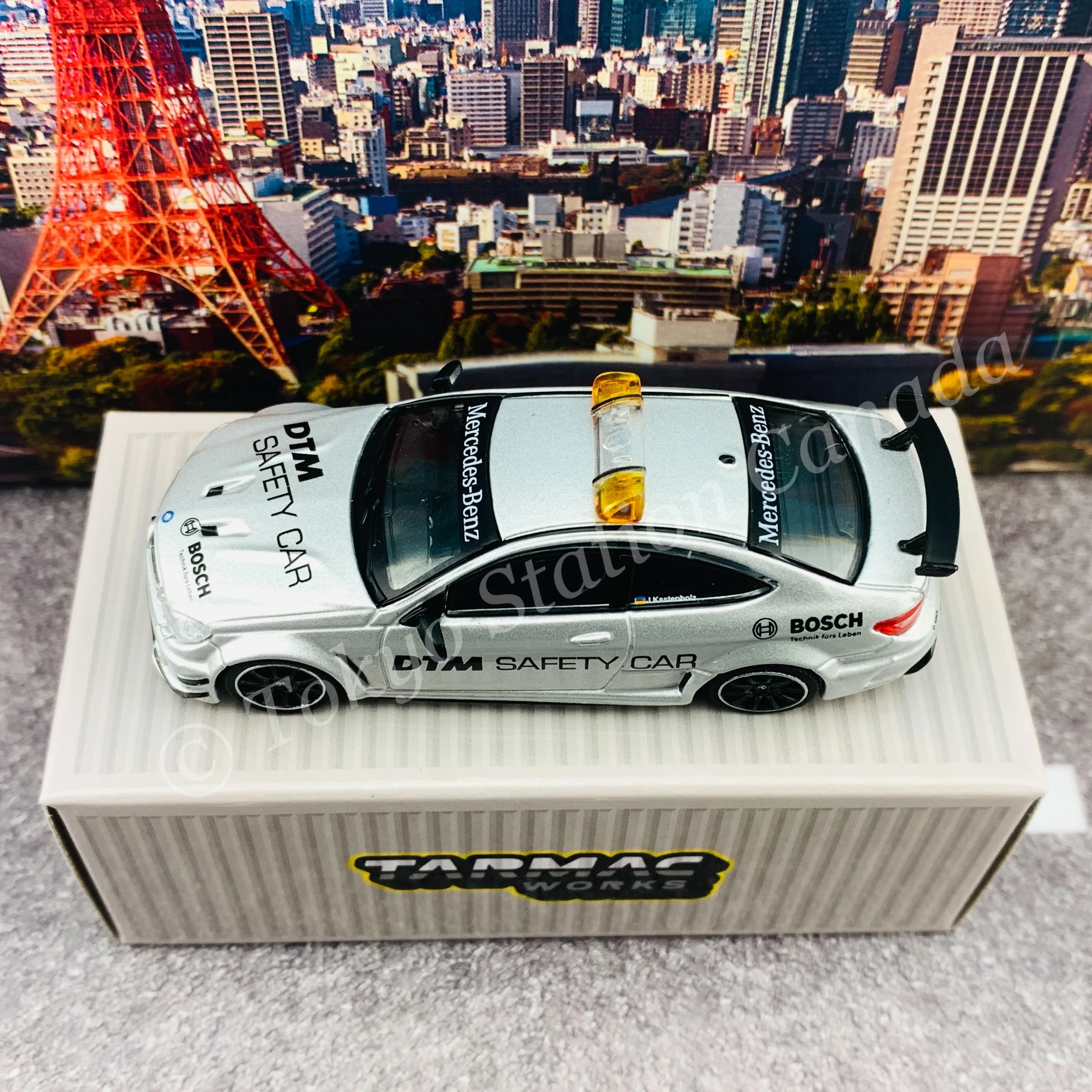 TARMAC WORKS 1/64 GLOBAL64 Mercedes-Benz C63 AMG Coupé Black Series DTM Safety Car T64G-009-SC - Image 3