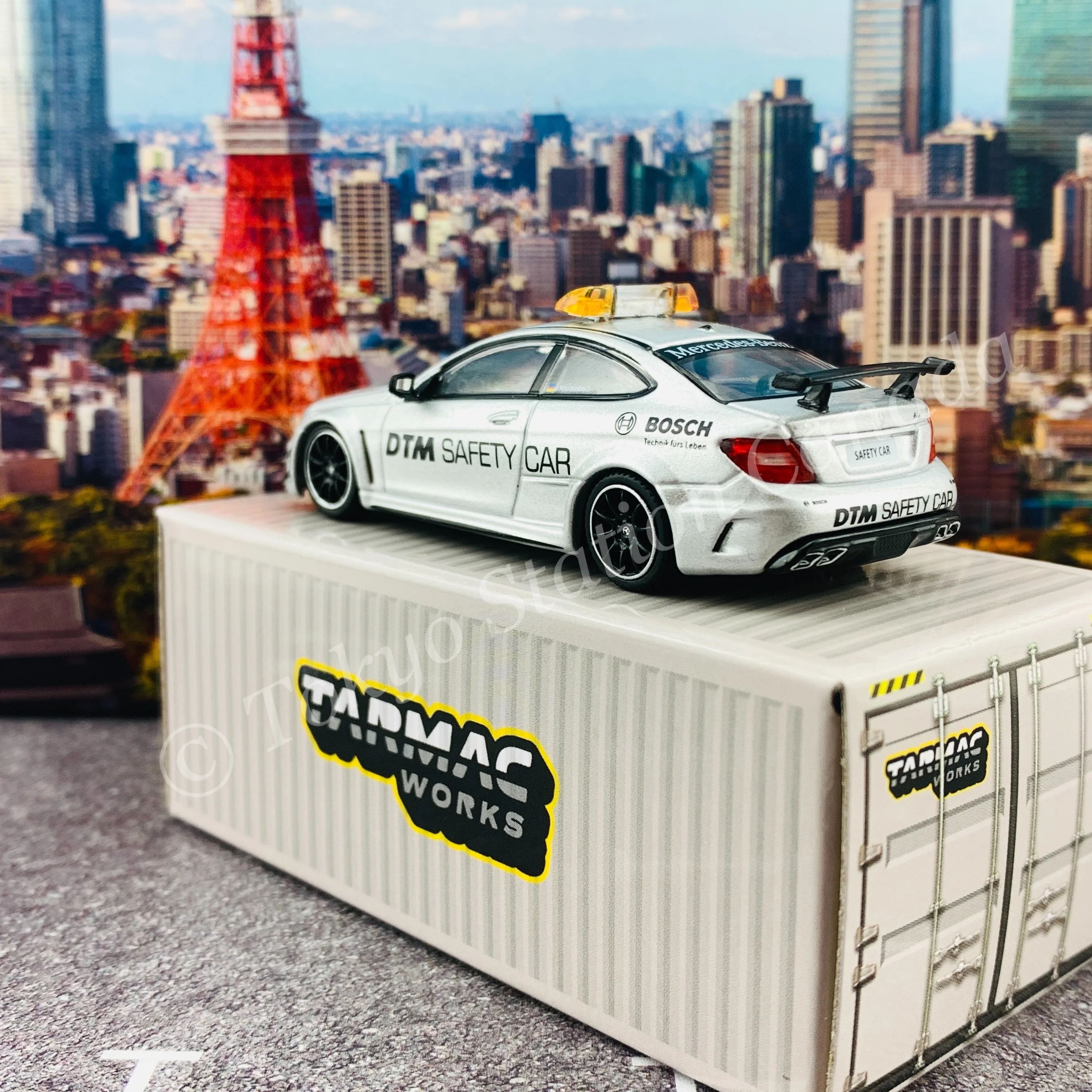 TARMAC WORKS 1/64 GLOBAL64 Mercedes-Benz C63 AMG Coupé Black Series DTM Safety Car T64G-009-SC - Image 5