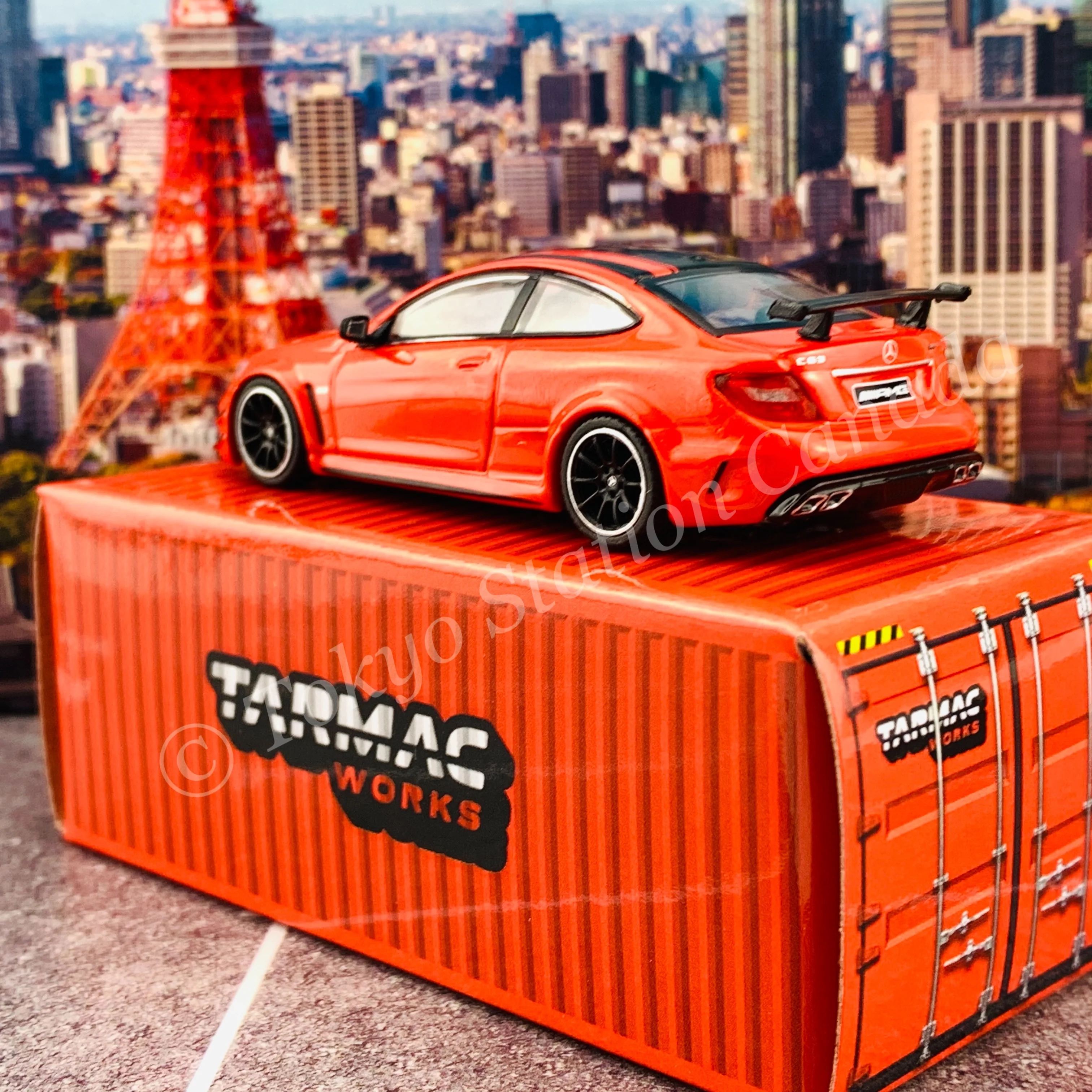 Tarmac Works 1/64 Global Collection Mercedes-Benz C63 AMG Coupé Black Series Red T64G-009-RE - Image 6