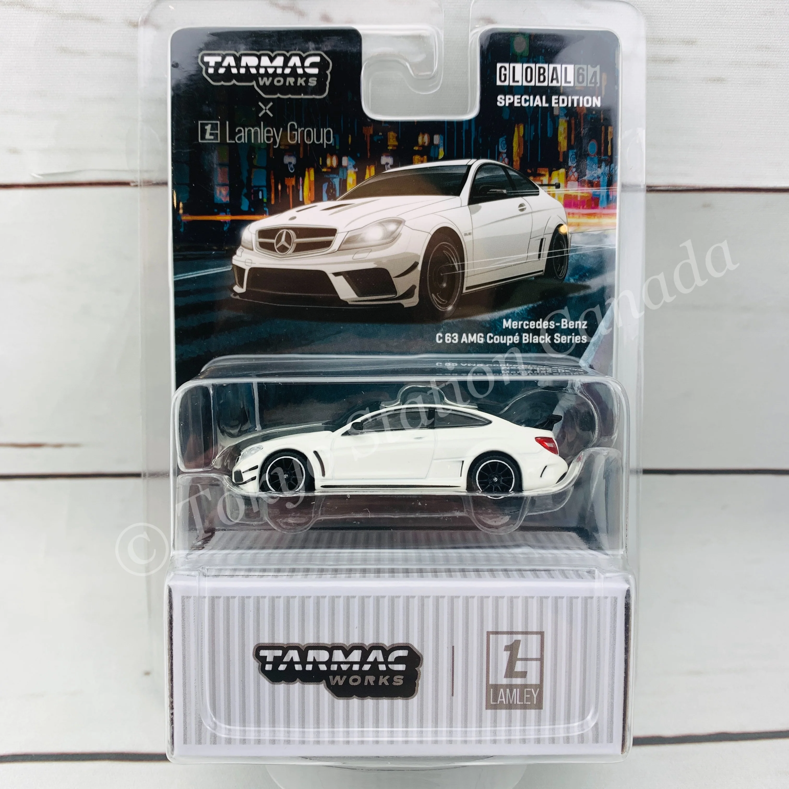 TARMAC WORKS x Lamley 1/64 GLOBAL64 SPECIAL EDITION Mercedes-Benz C63 AMG Coupé Black Series White Metallic T64G-009-DW - Image 6