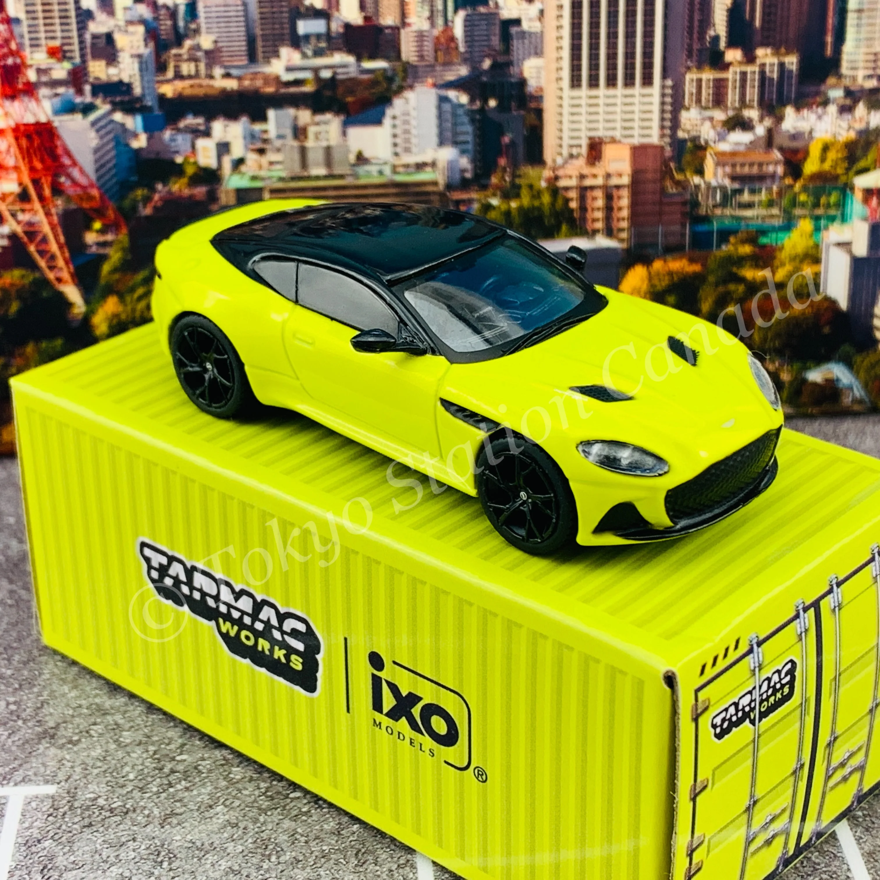 TARMAC WORKS 1/64 Global64 Aston Martin DBS Superleggera Yellow Metallic T64G-004-LG - Image 5