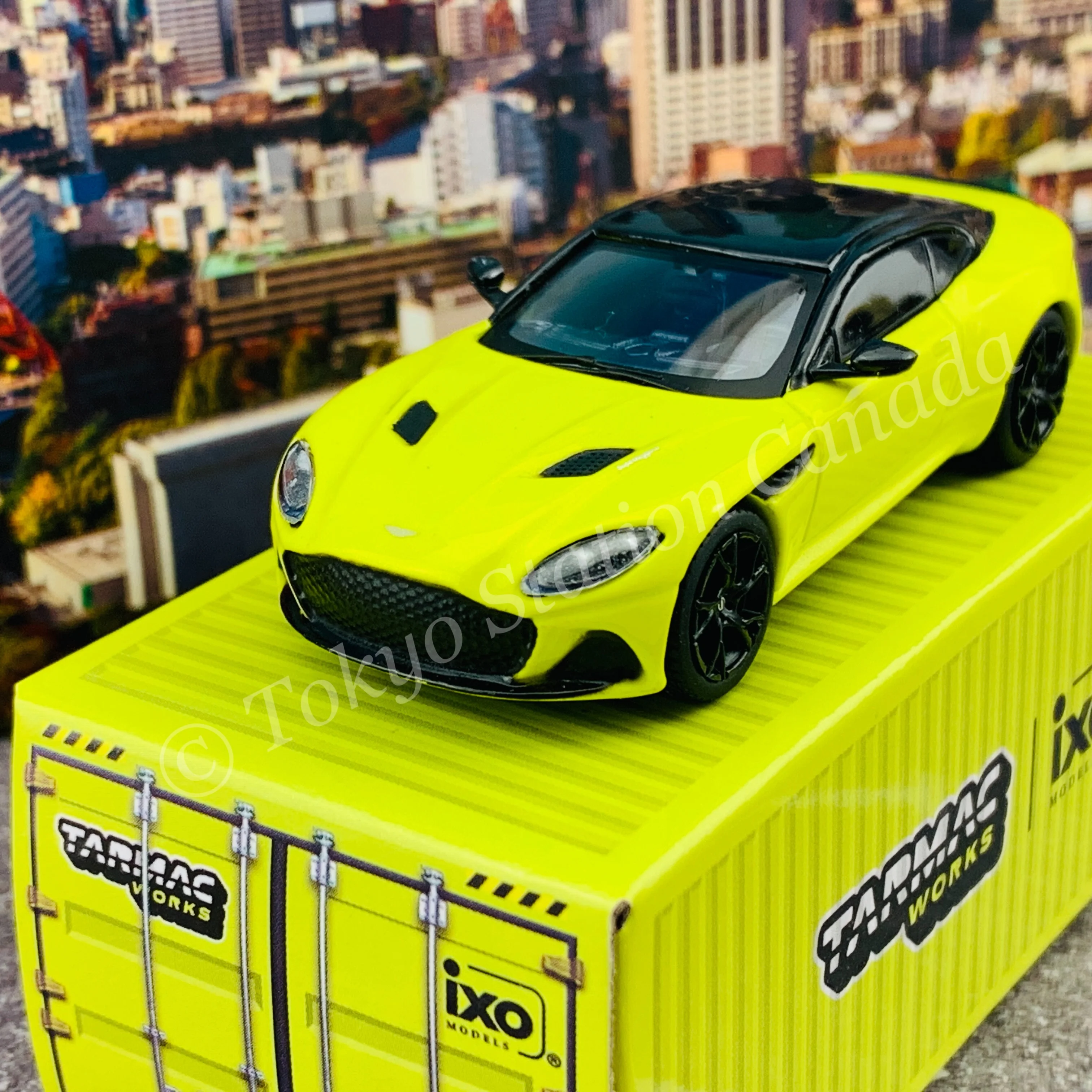 TARMAC WORKS 1/64 Global64 Aston Martin DBS Superleggera Yellow Metallic T64G-004-LG - Image 6