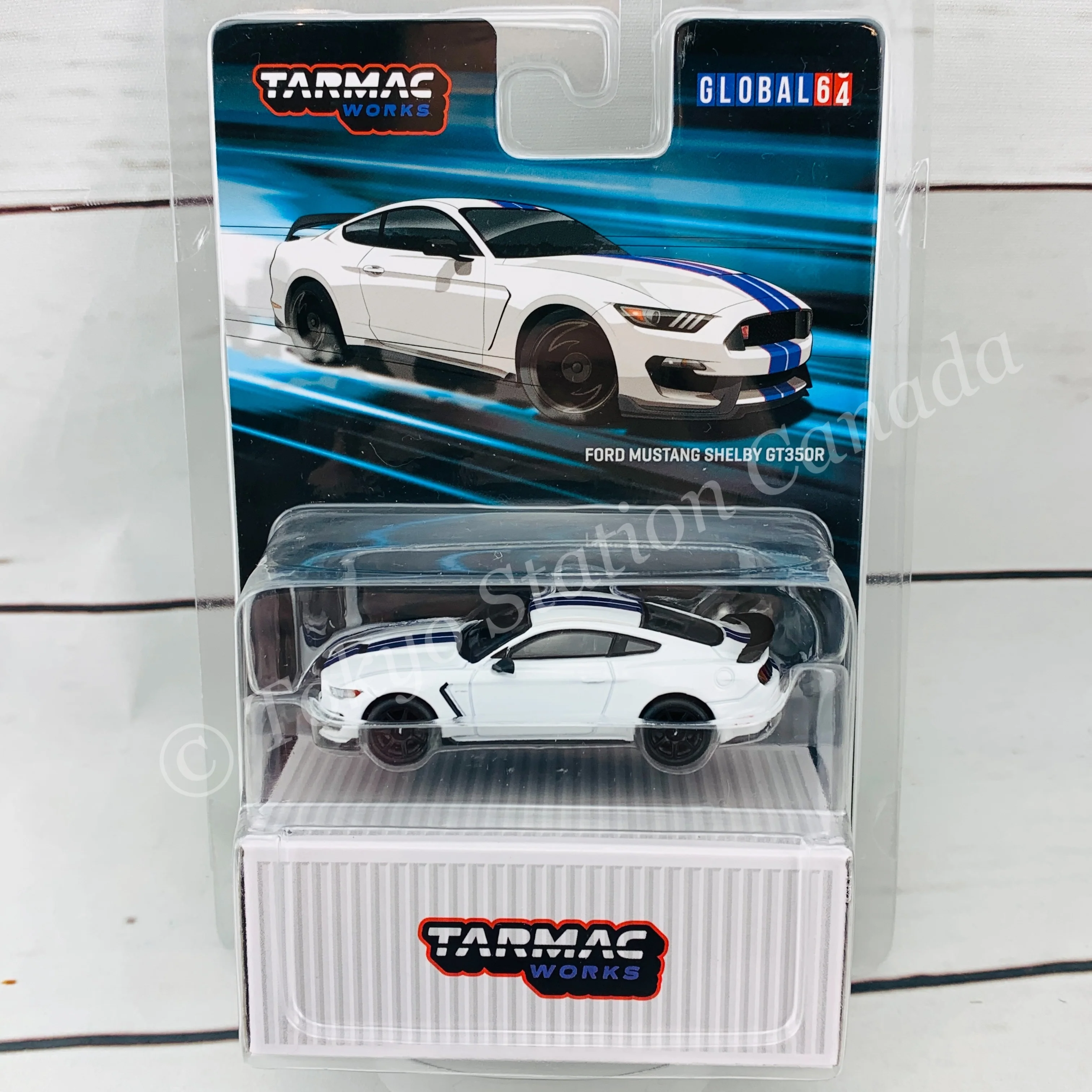 TARMAC WORKS 1/64 Global64 Ford Mustang Shelby GT350R White Metallic T64G-011-WH - Image 2