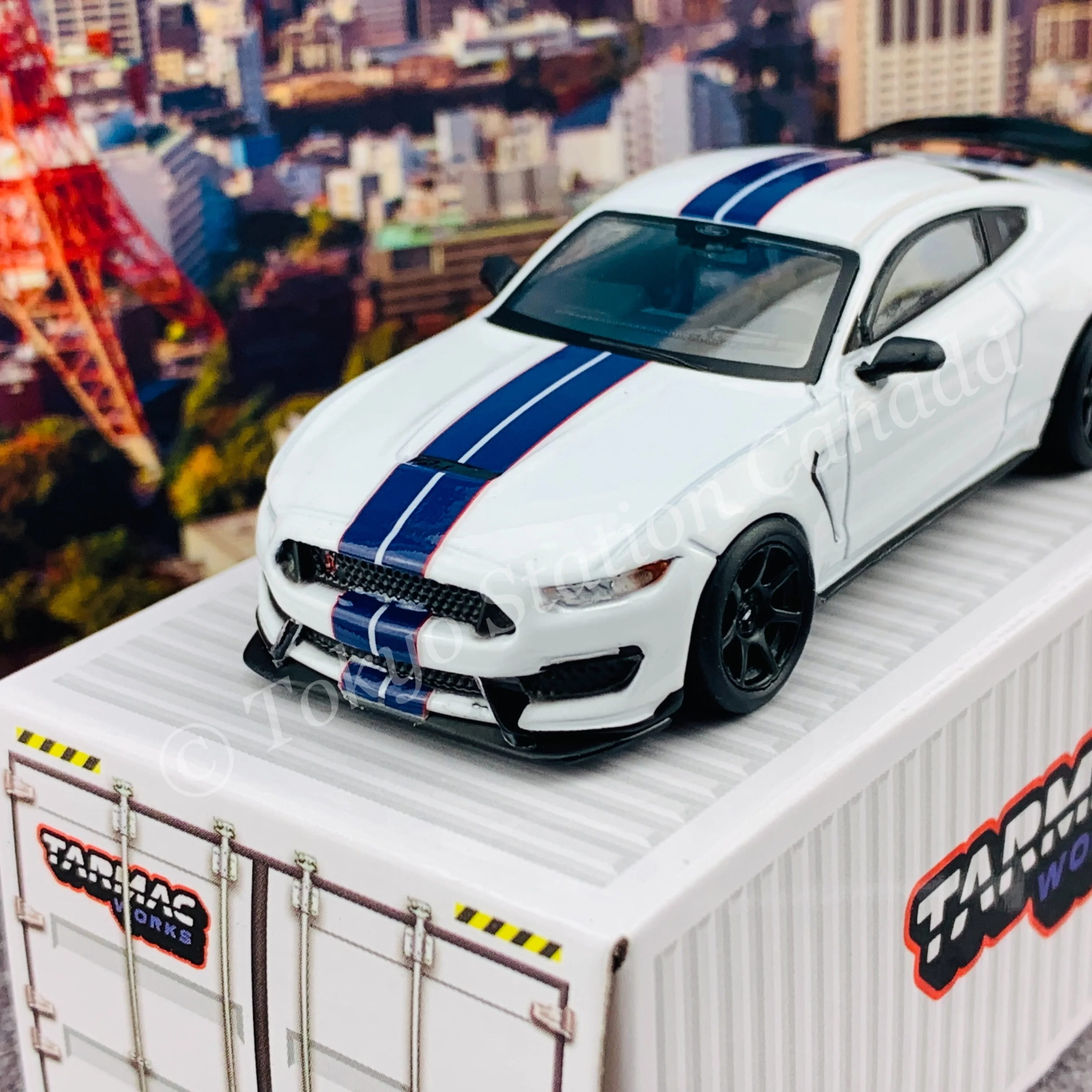 TARMAC WORKS 1/64 Global64 Ford Mustang Shelby GT350R White Metallic T64G-011-WH - Image 3