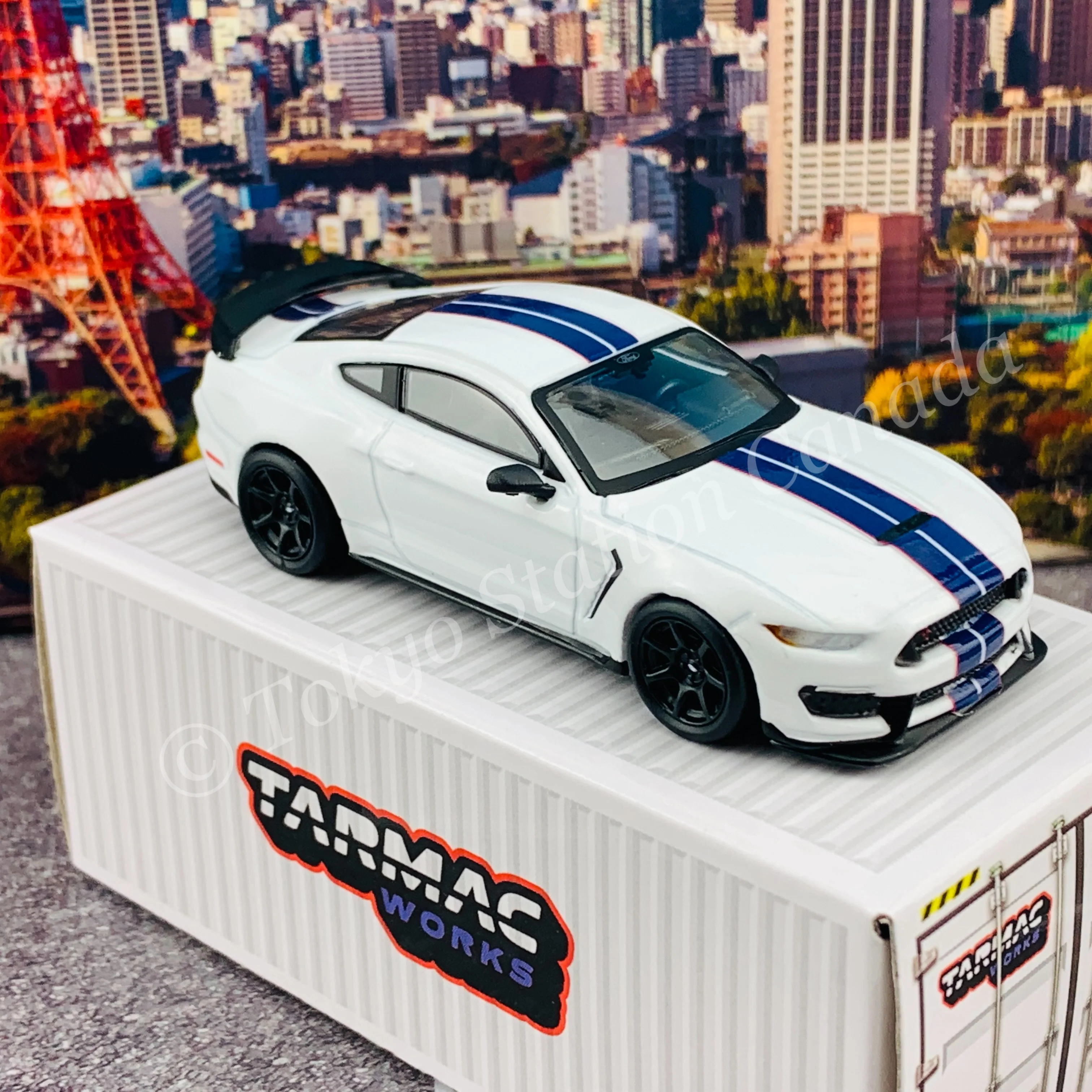 TARMAC WORKS 1/64 Global64 Ford Mustang Shelby GT350R White Metallic T64G-011-WH - Image 5