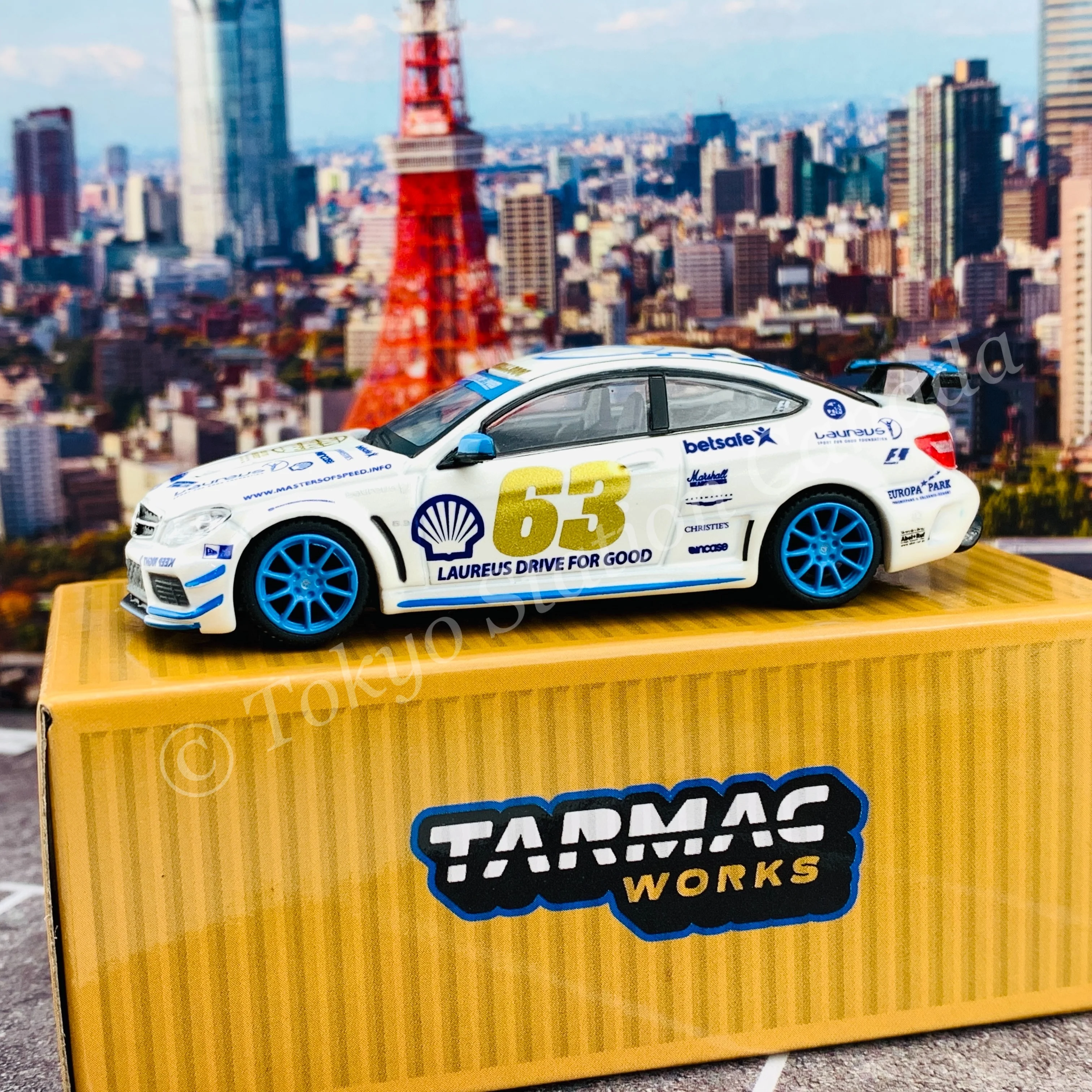 Tarmac Works 1/64 Global64 Mercedes-Benz C63 AMG Black Series GUMBALL 3000 2016 T64G-009-GB - Image 3