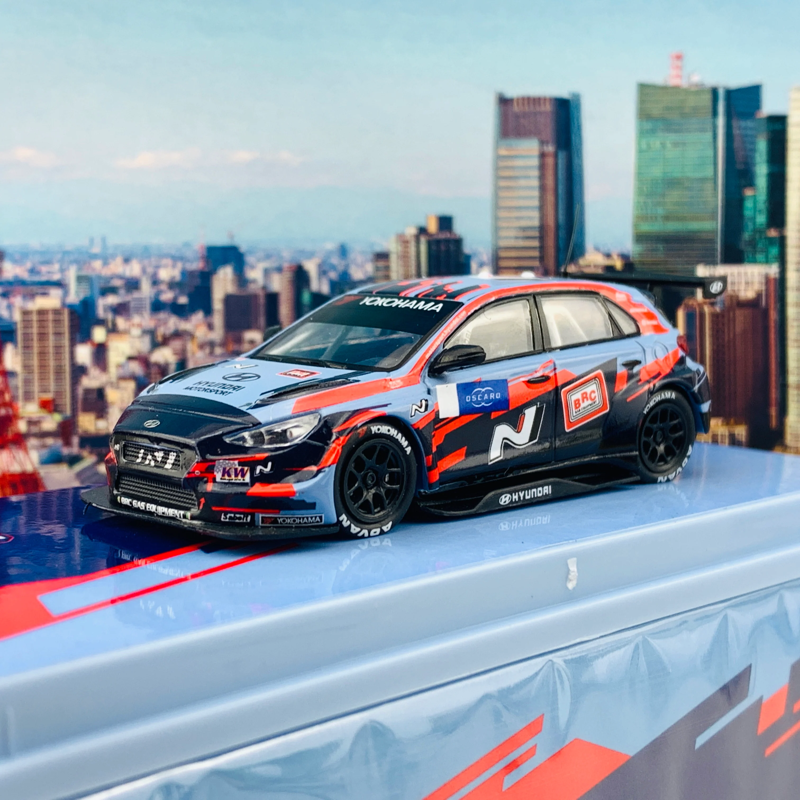 Tarmac Works 1/64 Hobby Collection Hyundai i30N TCR WTCR 2019 with Decal No. 1 Tarquini & No.5 Michelisz *** Limited to 1248pcs *** T64-031-19WTCR01 - Image 2