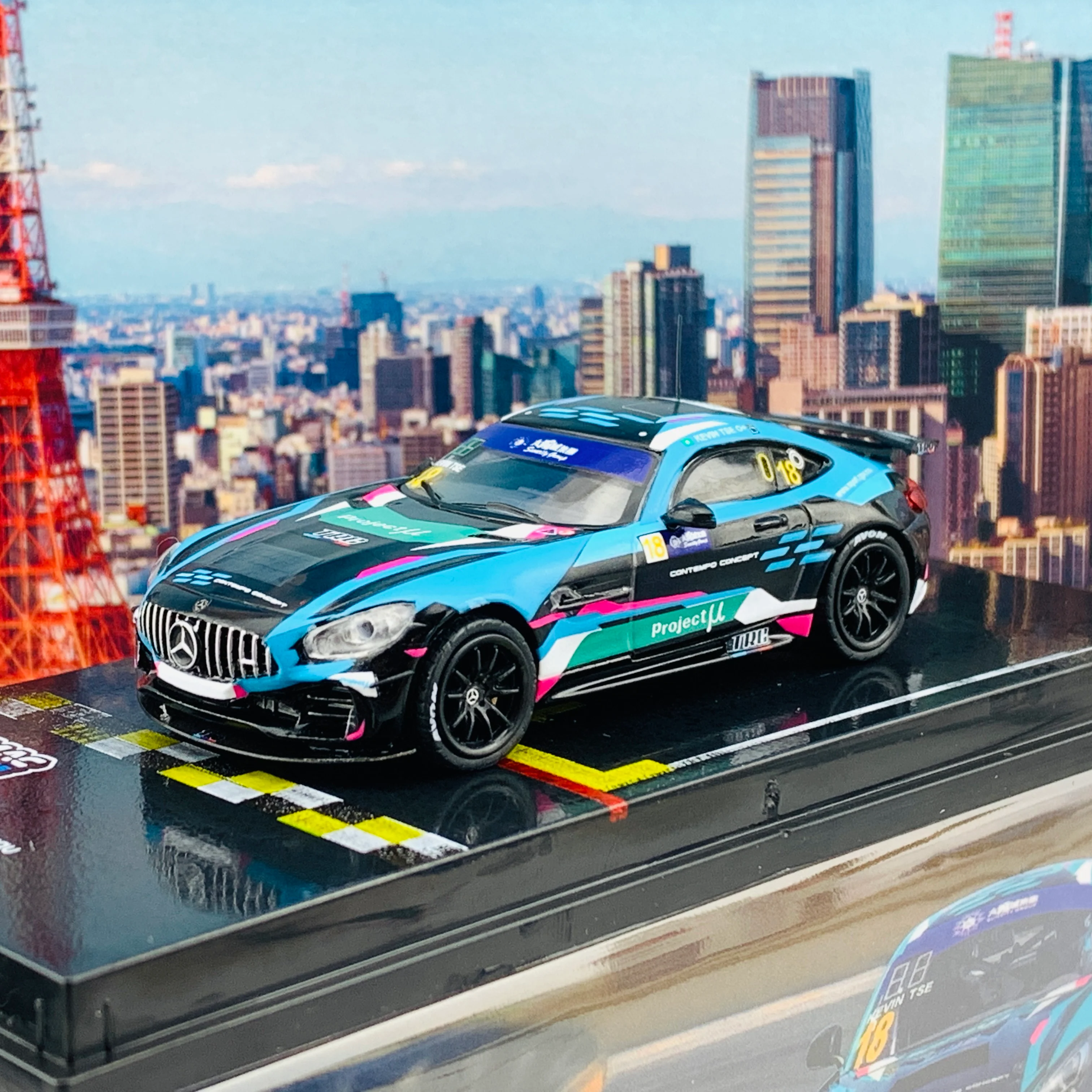 Tarmac Works 1/64 Hobby Collection Mercedes AMG GT4 Greater Bay Area GT Cup Macau 2019 Winner Kevin Tse T64-006-19MGP18 *** Limited to 1248pcs *** - Image 2
