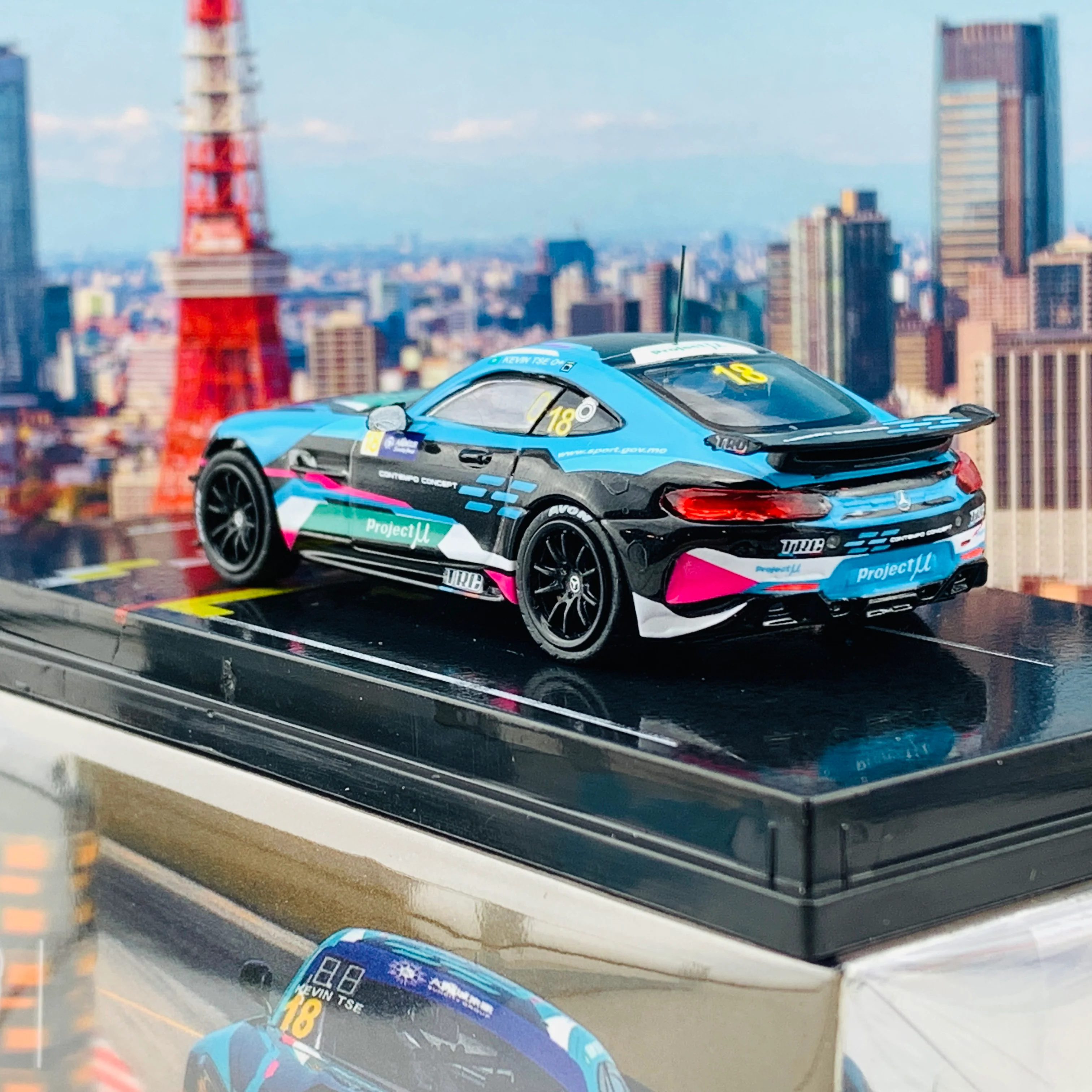 Tarmac Works 1/64 Hobby Collection Mercedes AMG GT4 Greater Bay Area GT Cup Macau 2019 Winner Kevin Tse T64-006-19MGP18 *** Limited to 1248pcs *** - Image 4