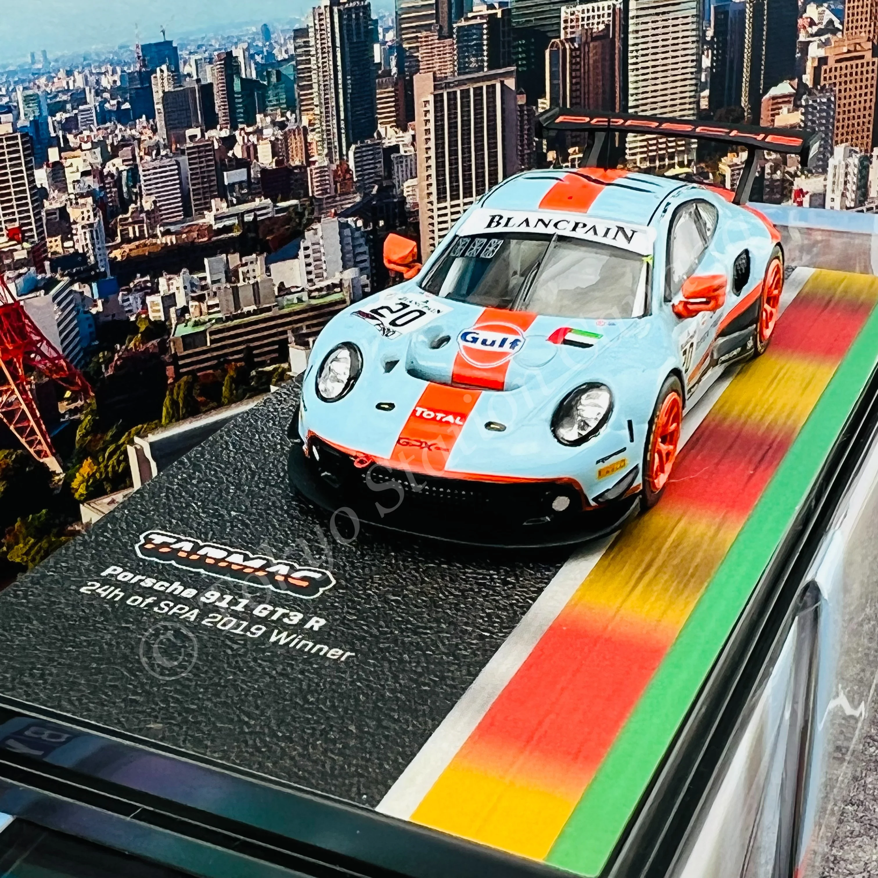 TARMAC WORKS 1/64 HOBBY64 Porsche 911 GT3  R (2019) 24 Hours of SPA 2019 - Winner Lietz / Christensen / Estre T64-059-19SPA20 - Image 2