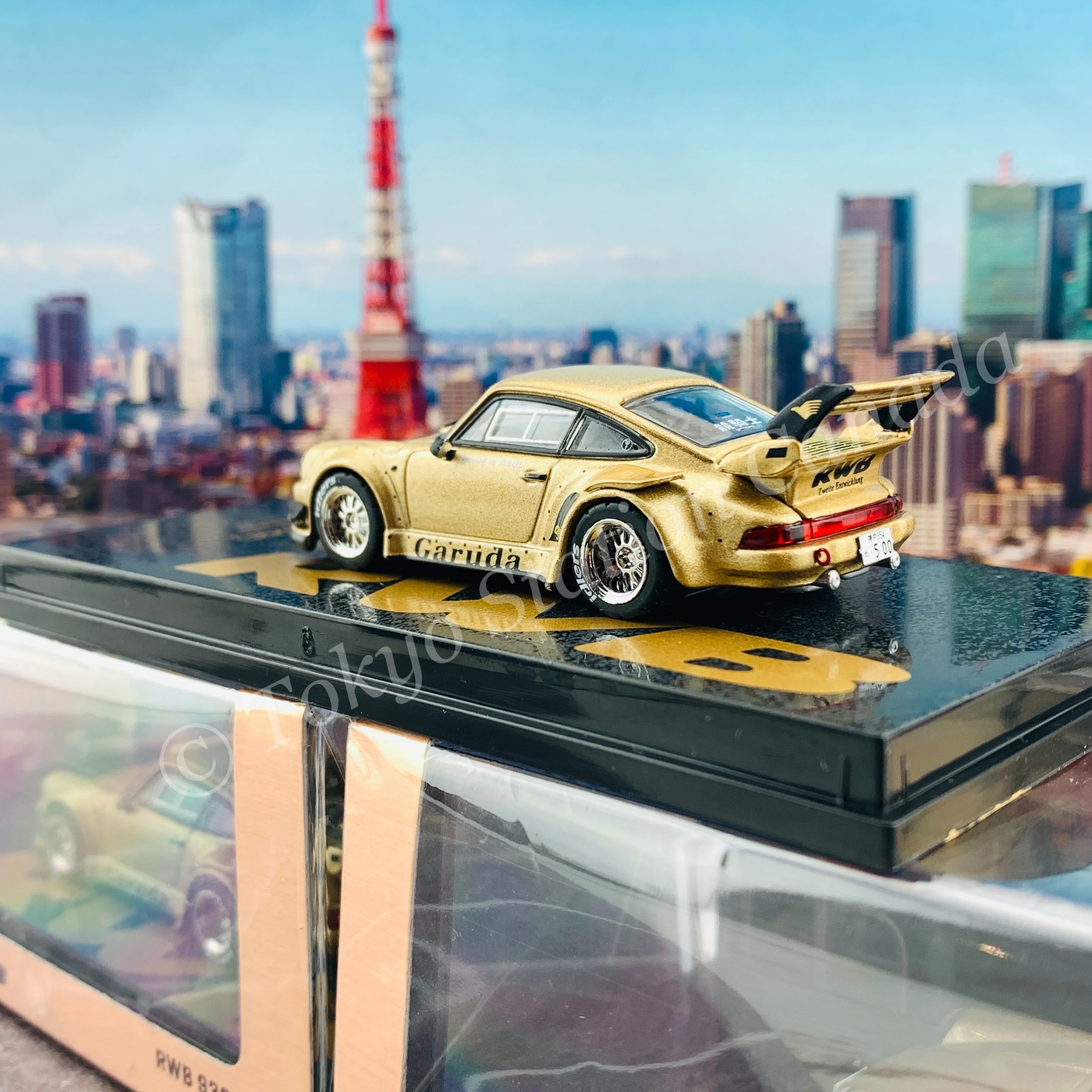 TARMAC WORKS 1/64 HOBBY64 RWB 930 Garuda Street version with silver rims T64-015-GA - Image 5