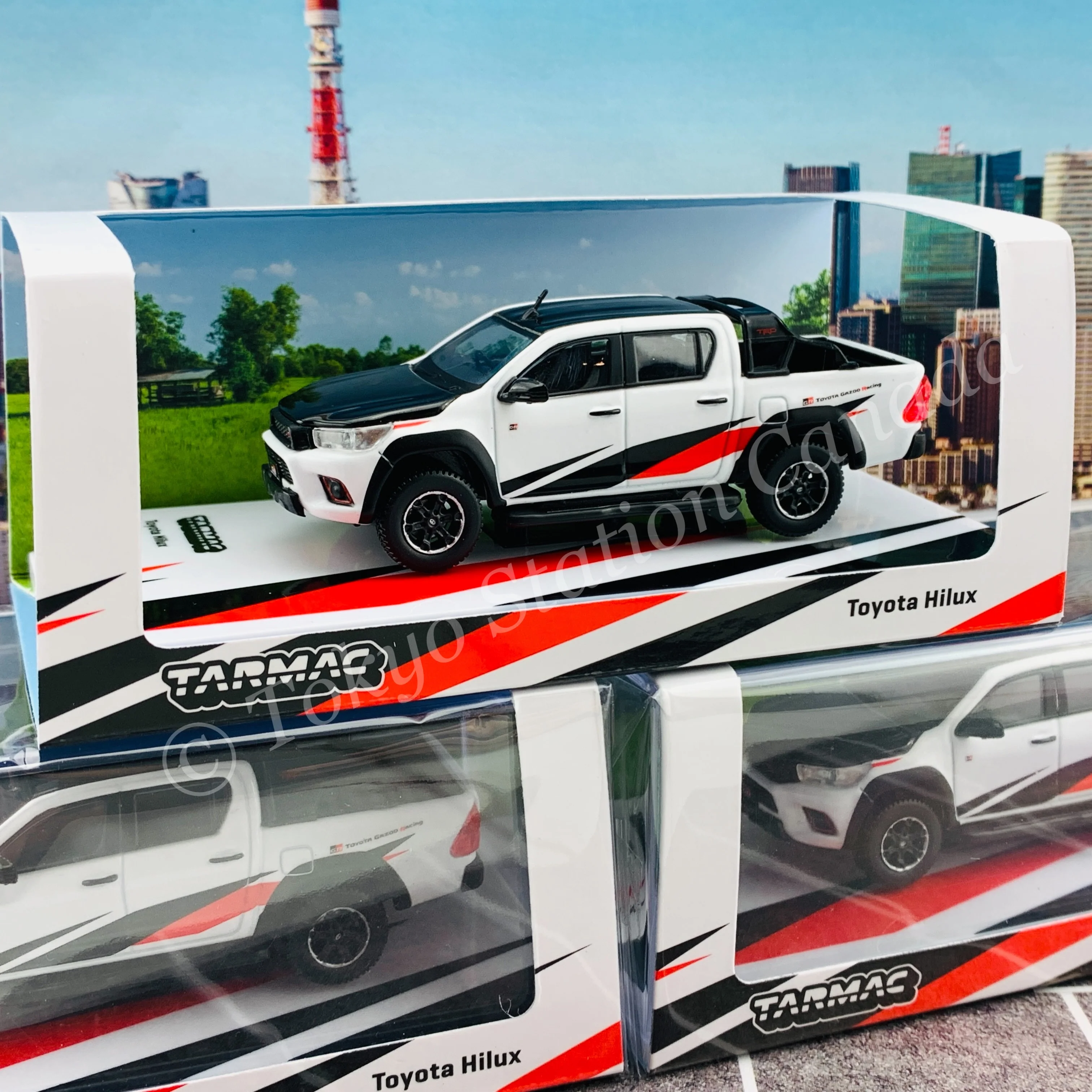 Tarmac Works 1/64 HOBBY64 Toyota Hilux White T64-041-WH