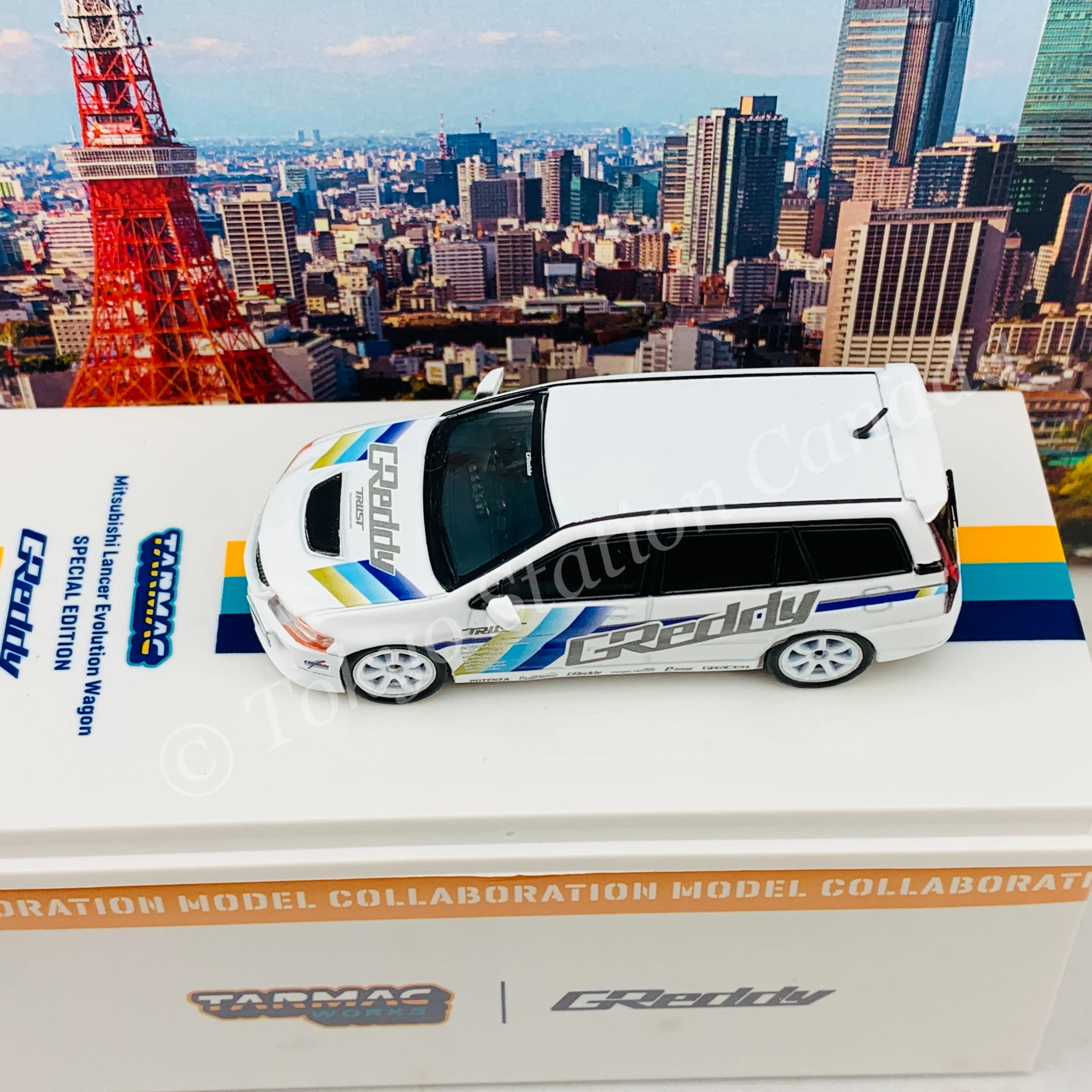 Tarmac Works 1/64 Mitsubishi Lancer Evolution Wagon GReddy "2021 Tokyo Auto Salon Special" T64-042-GDY - Image 4