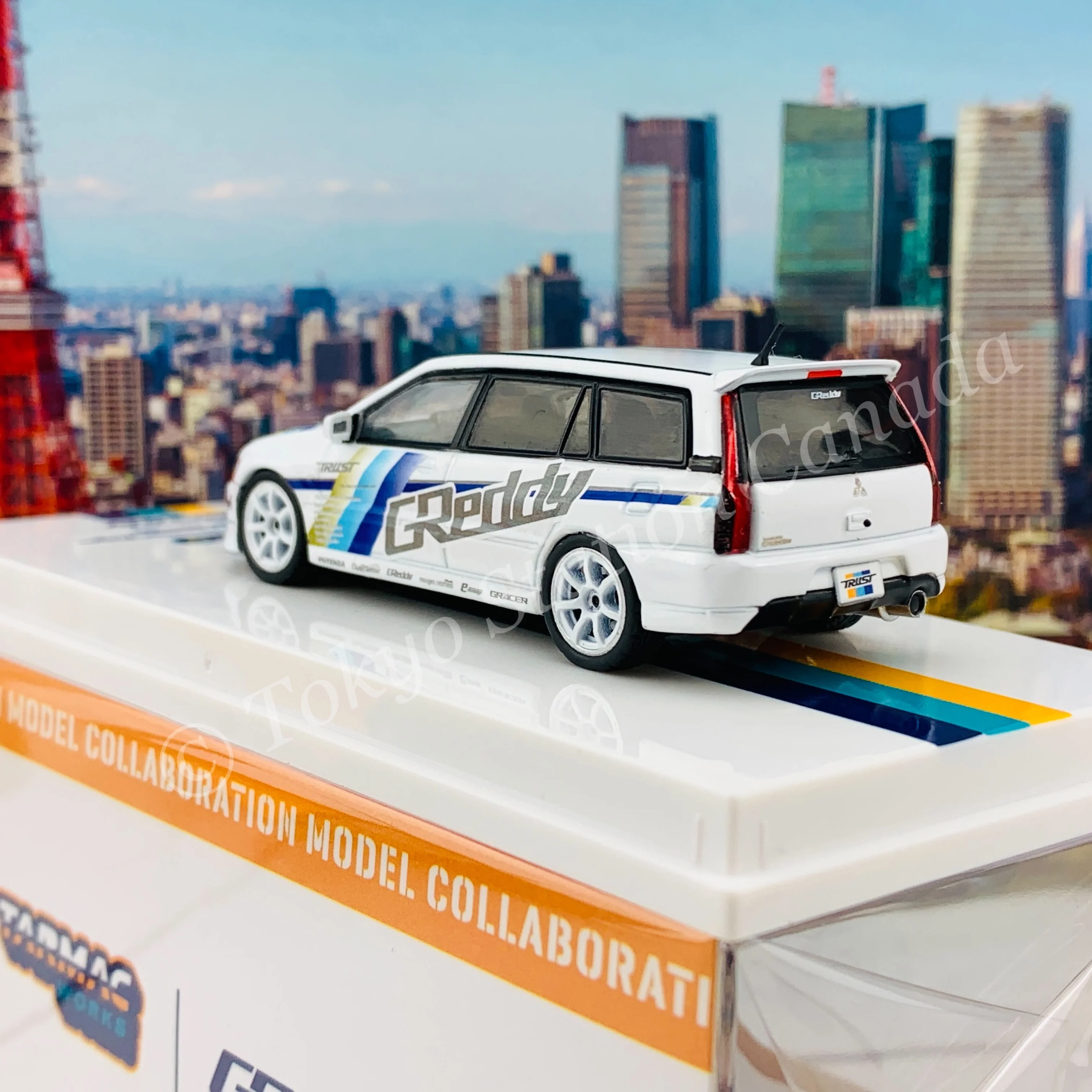 Tarmac Works 1/64 Mitsubishi Lancer Evolution Wagon GReddy "2021 Tokyo Auto Salon Special" T64-042-GDY - Image 5