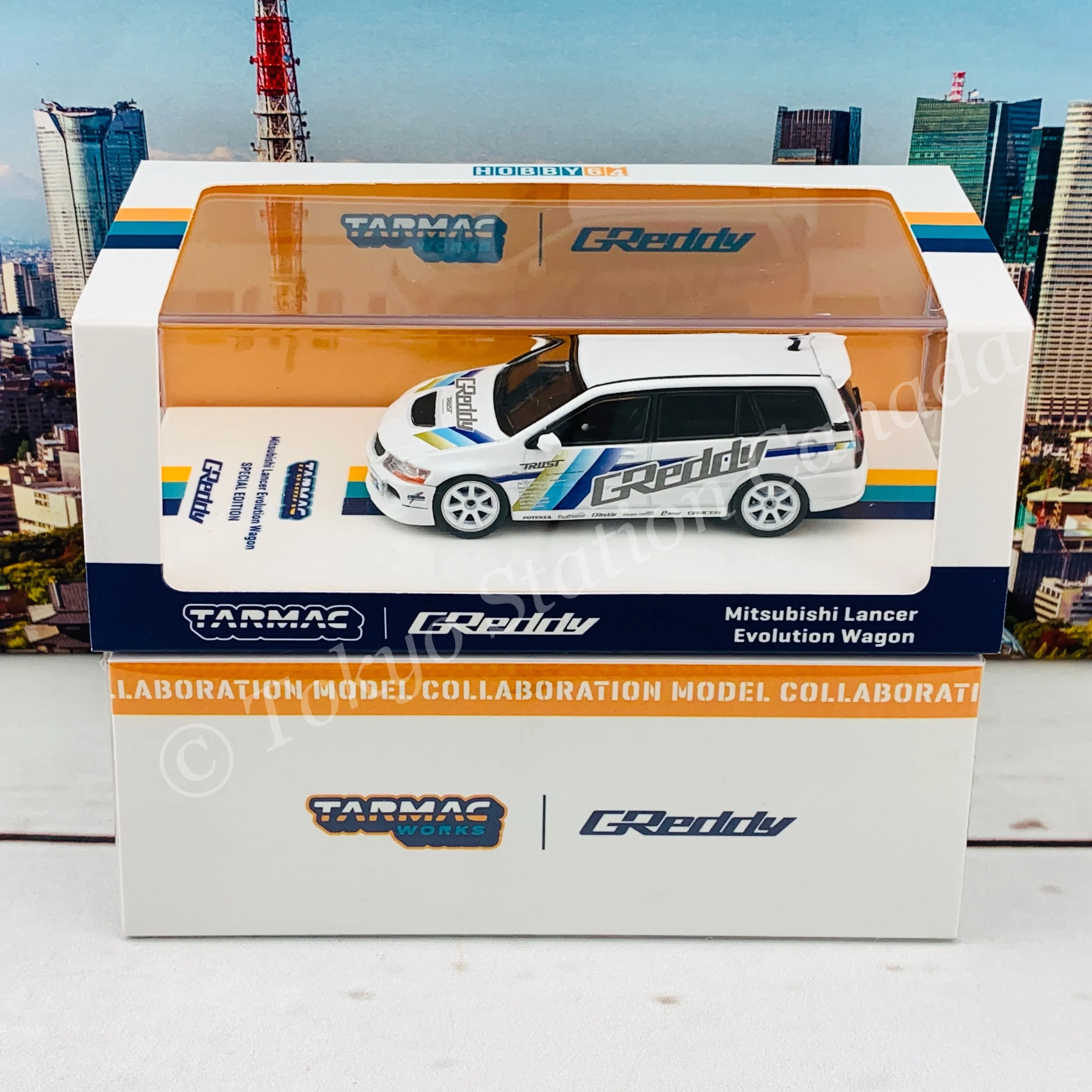 Tarmac Works 1/64 Mitsubishi Lancer Evolution Wagon GReddy "2021 Tokyo Auto Salon Special" T64-042-GDY - Image 6
