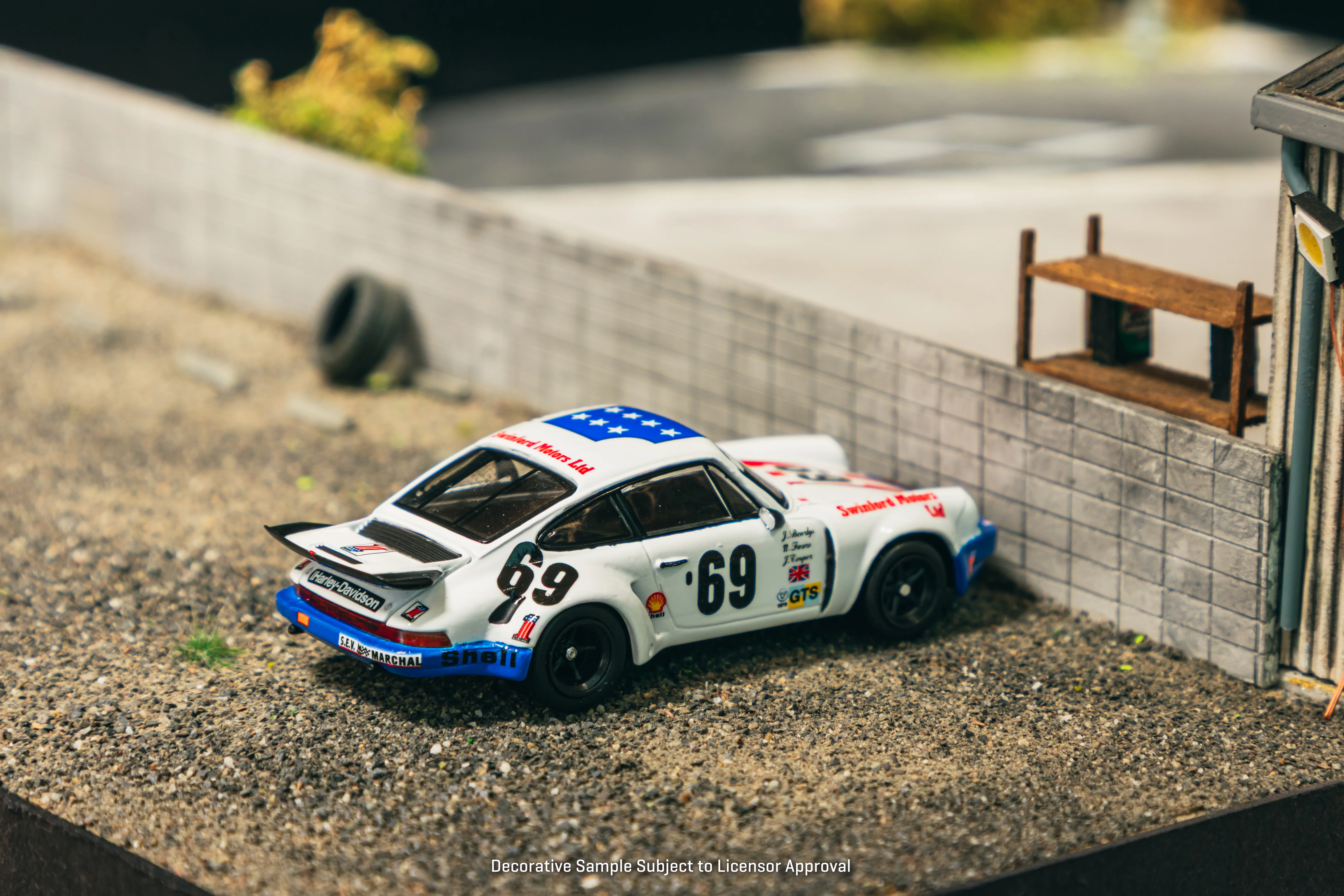 PREORDER TARMAC WORKS COLLAB64 1/64 Porsche 911 Carrera RSR 3.0 24h Le Mans 1975 #69 T64S-024-75LM69 (Approx. Release Date :  September 2025 subject to manufacturer's final decision) - Image 2