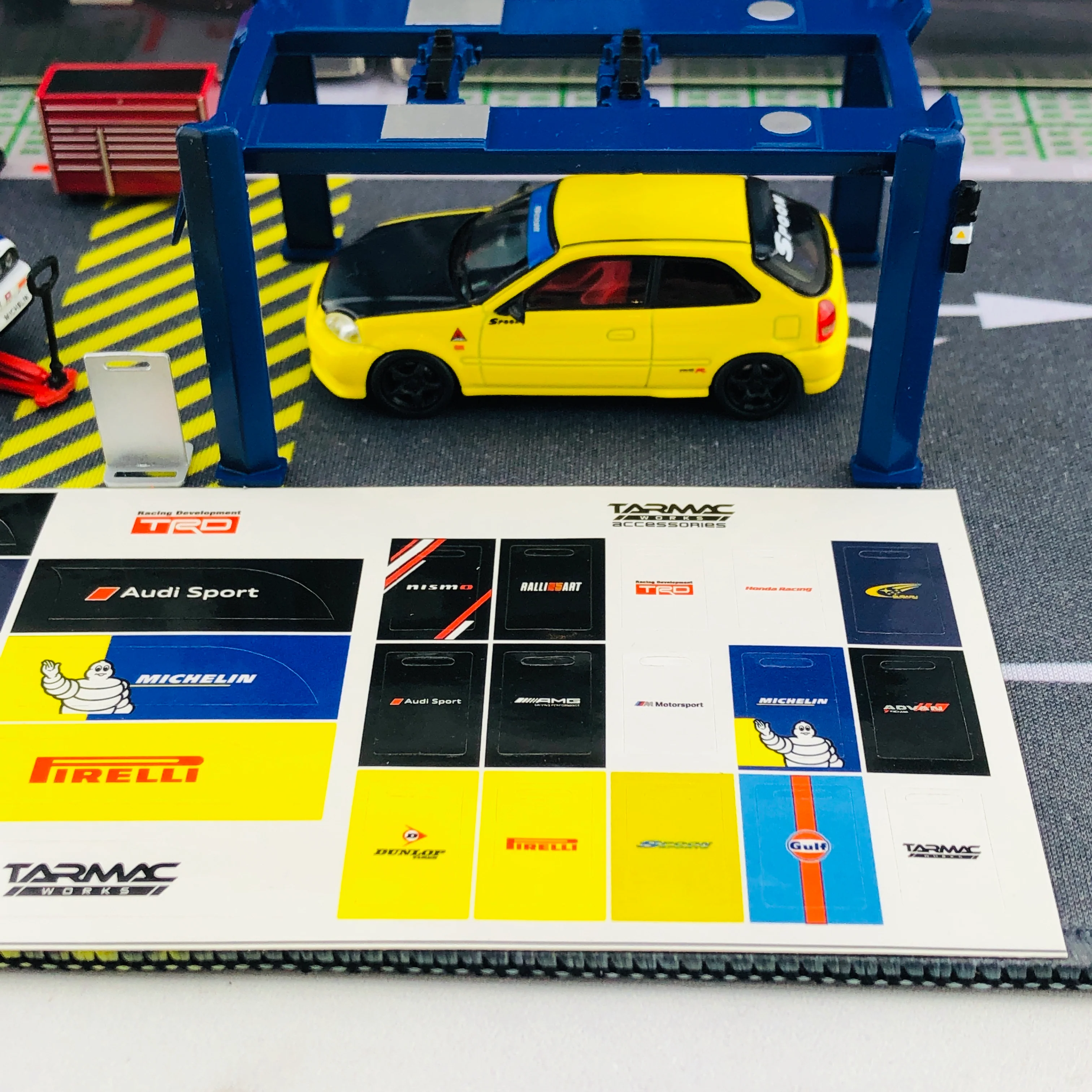 Tarmac Works 1/64 Garage Tool Set T64A-001-BL - Image 8