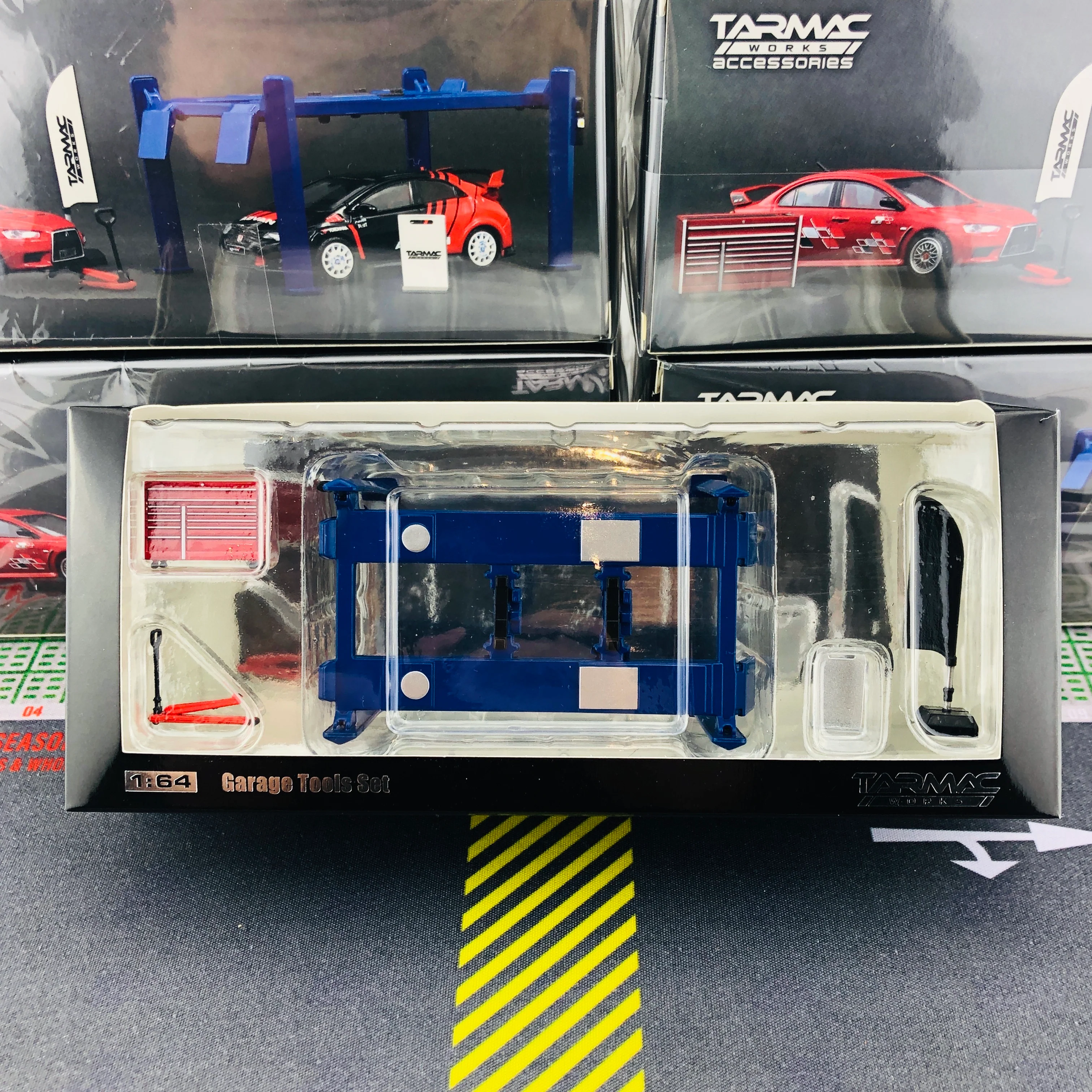 Tarmac Works 1/64 Garage Tool Set T64A-001-BL - Image 9