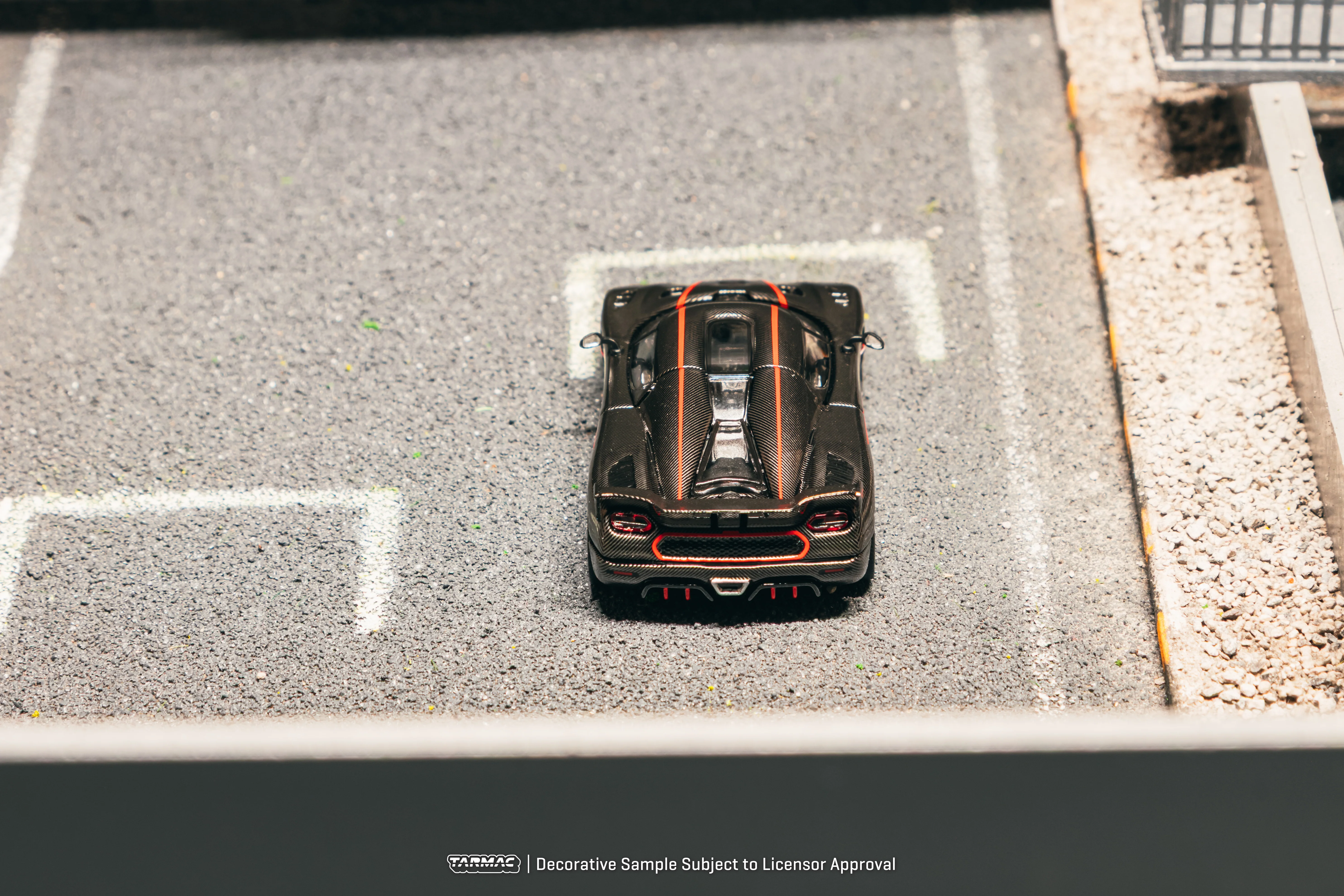 TARMAC WORKS GLOBAL64 1/64 Koenigsegg Agera RS Black Carbon Fiber / Red Accents T64G-TL005-BCF - Image 2