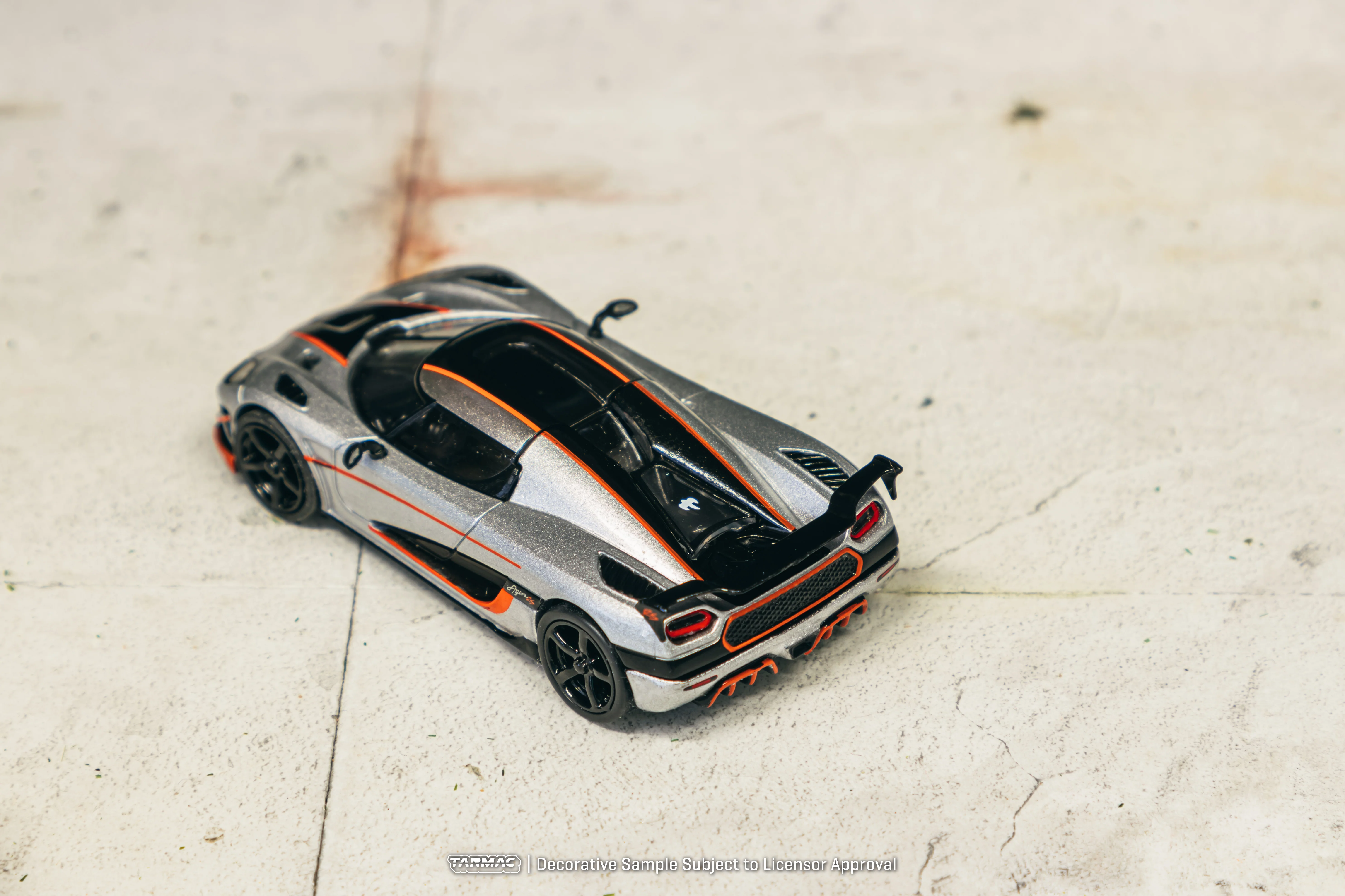 TARMAC WORKS GLOBAL64 1/64 Koenigsegg Agera RS Moon Silver / Black T64G-TL005-MS - Image 2