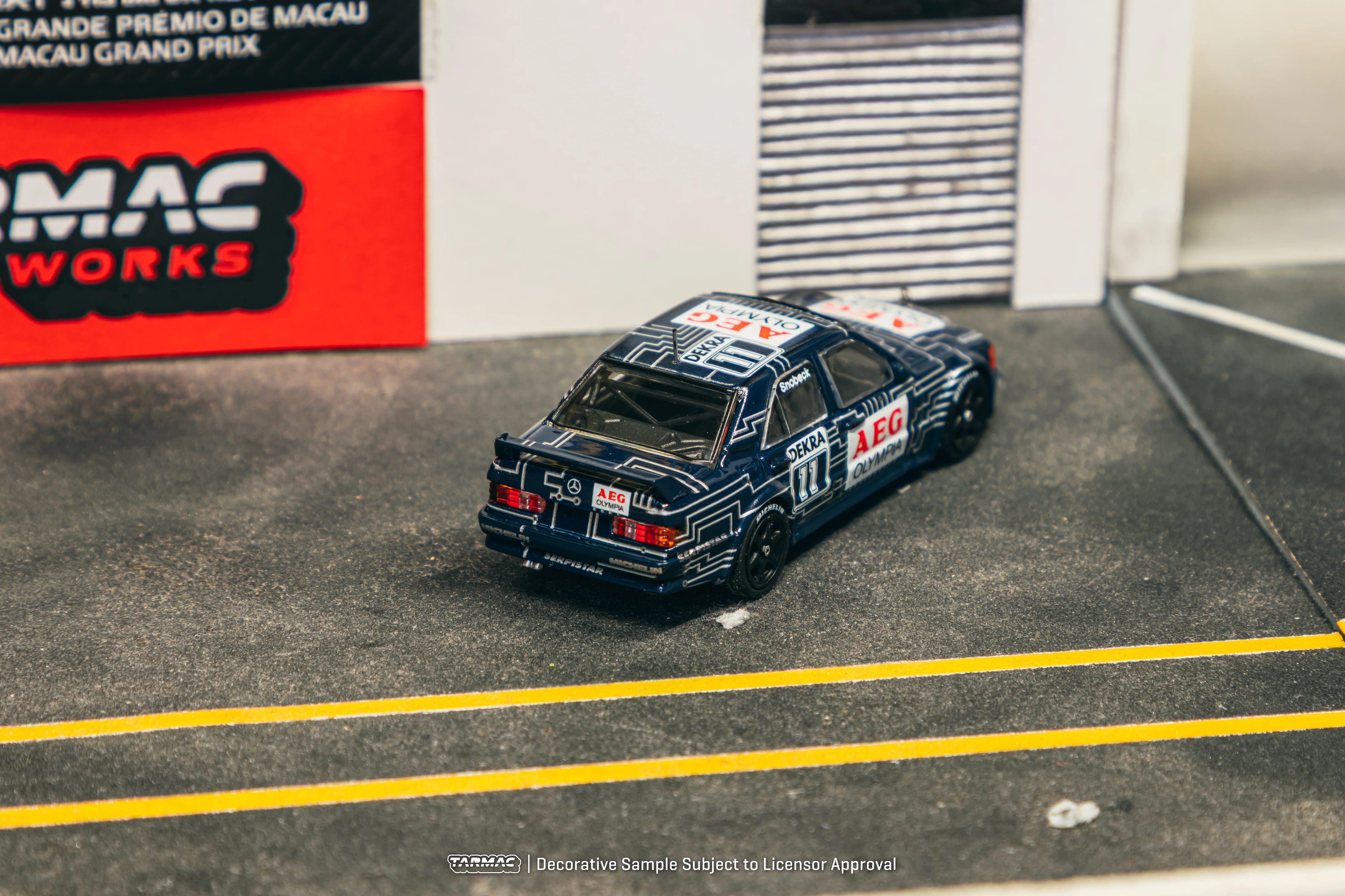 TARMAC WORKS GLOBAL64 1/64 Mercedes-Benz 190 E 2.5-16 EVO 1 DTM 1989 Dany Snobeck T64G-057-89DTM11 - Image 2