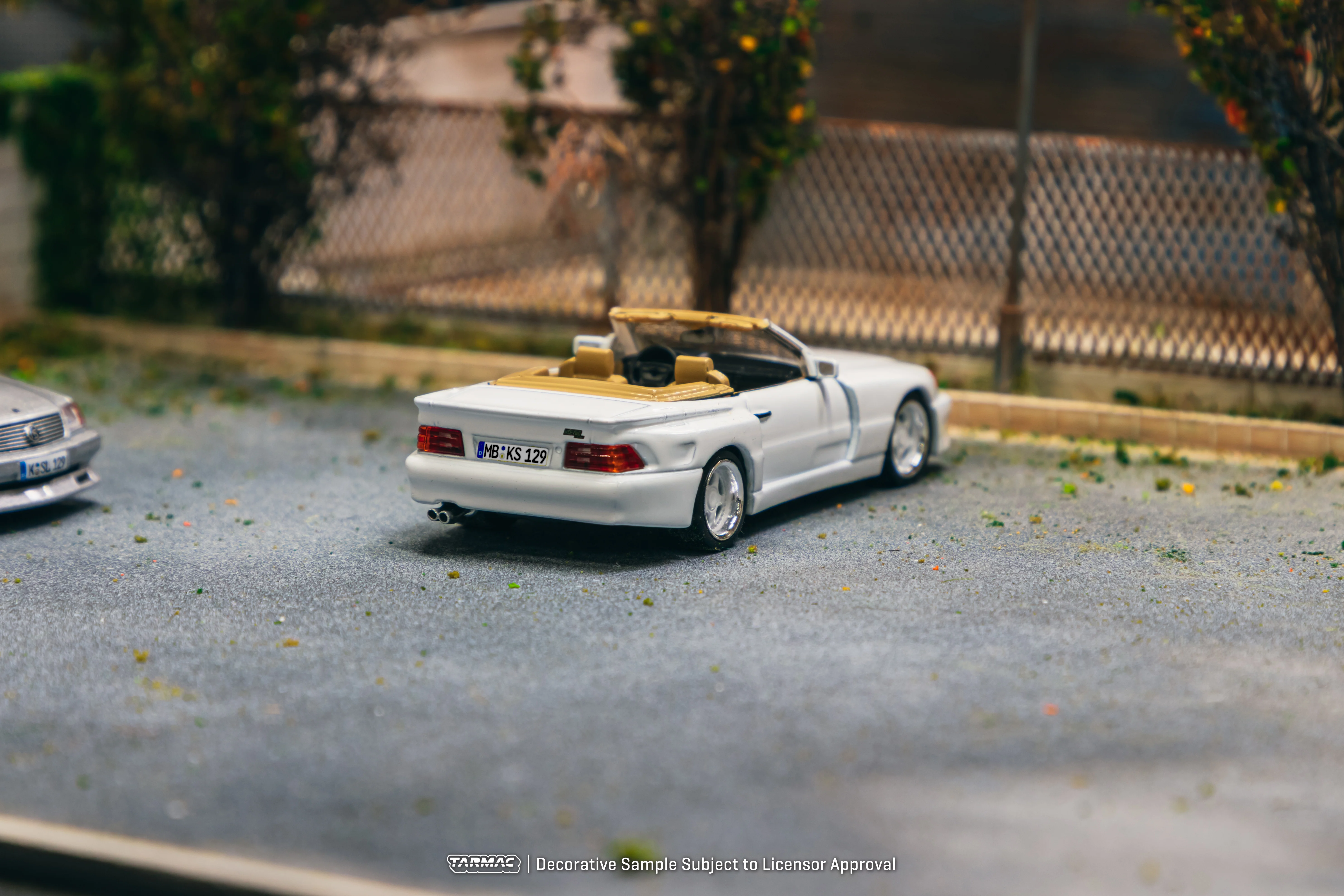 TARMAC WORKS GLOBAL64 1/64 Mercedes-Benz SL 500 Koenig Specials White T64G-045-WH - Image 2