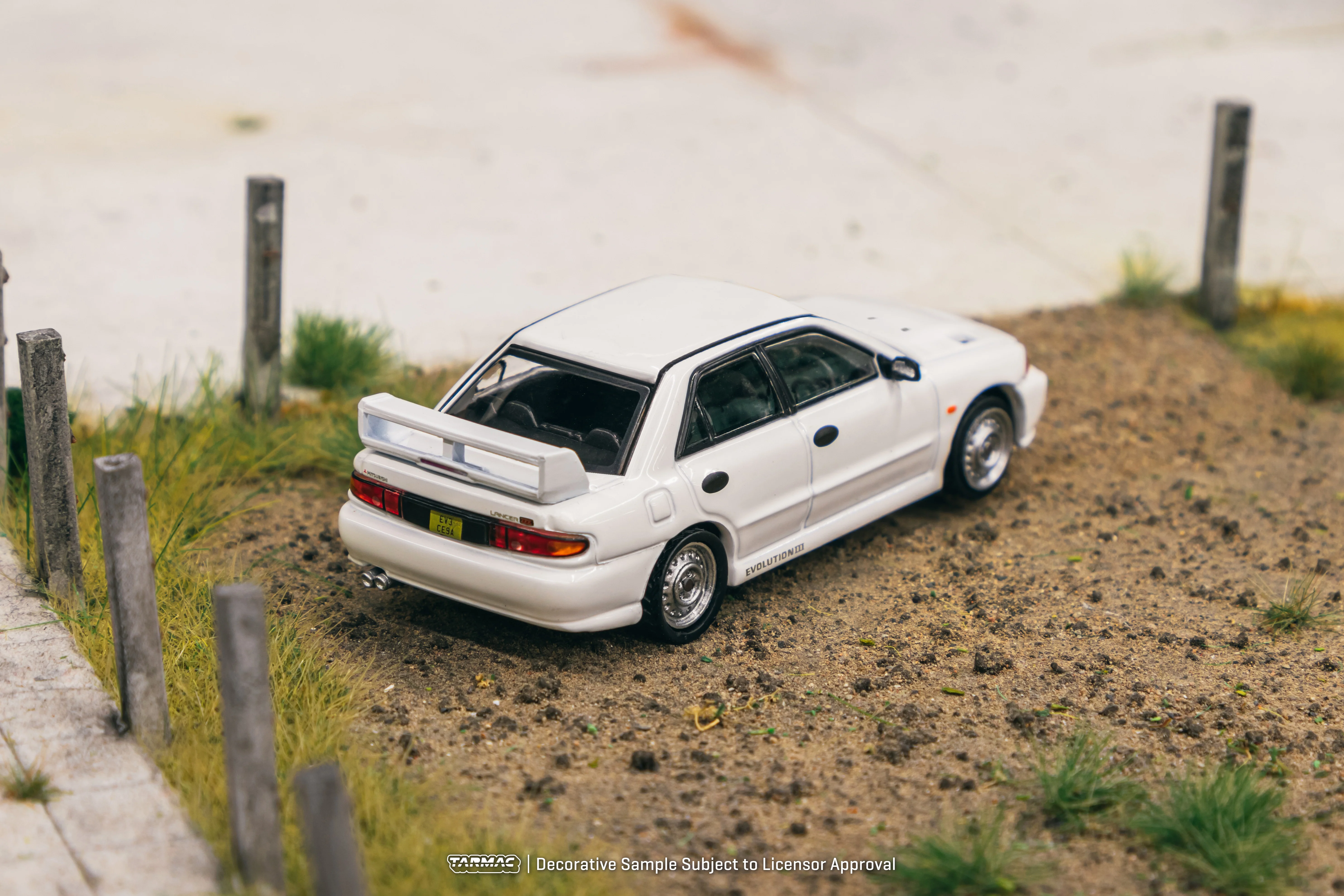 TARMAC WORKS GLOBAL64 1/64 Mitsubishi Lancer RS Evolution III White Lamley Special Edition T64G-050-RS - Image 2
