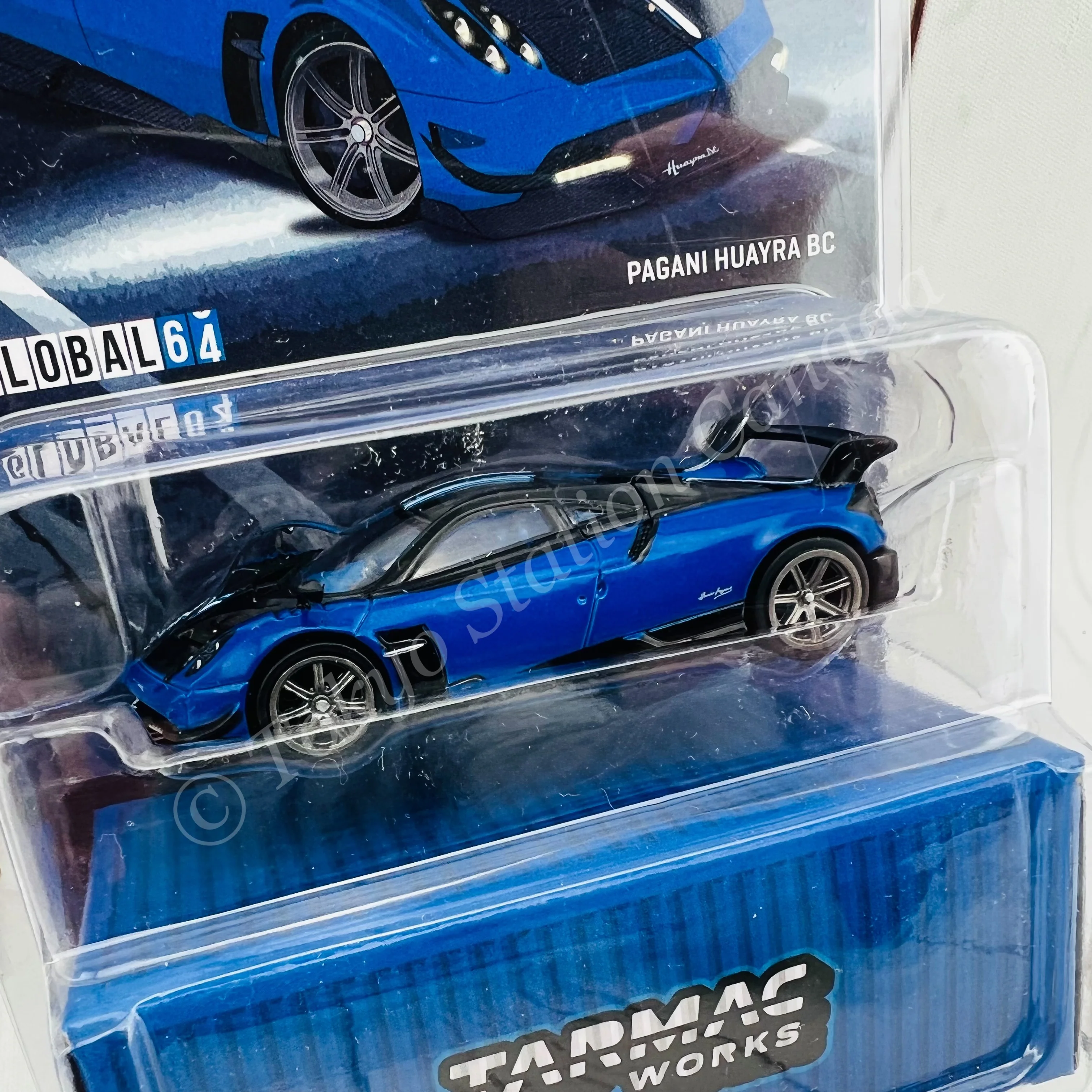 TARMAC WORKS GLOBAL64 1/64 Pagani Huayra BC  Blu Francia / Black T64G-TL014-BL - Image 2