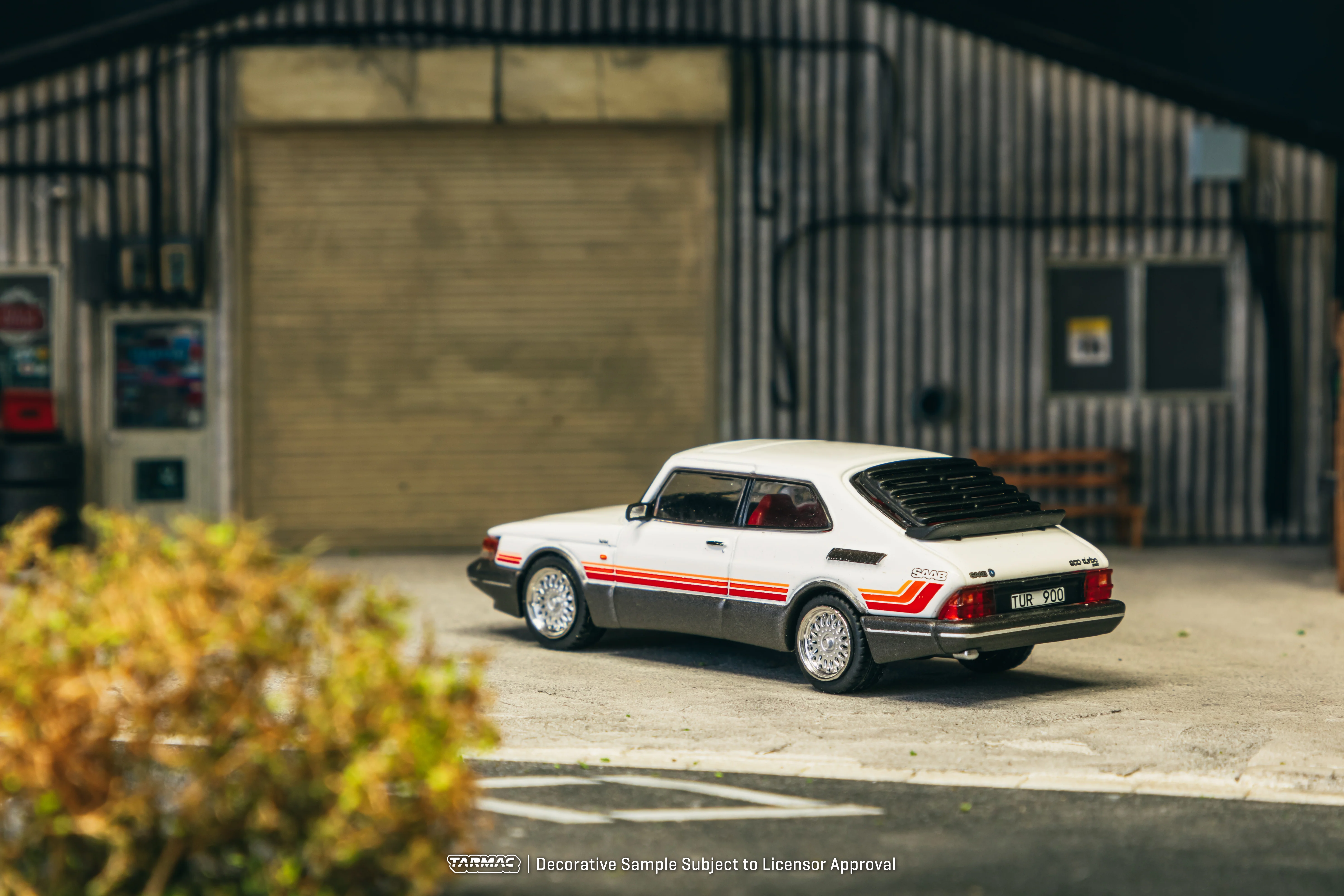 TARMAC WORKS GLOBAL64 1/64 Saab 900 Turbo White T64G-056-WH - Image 2