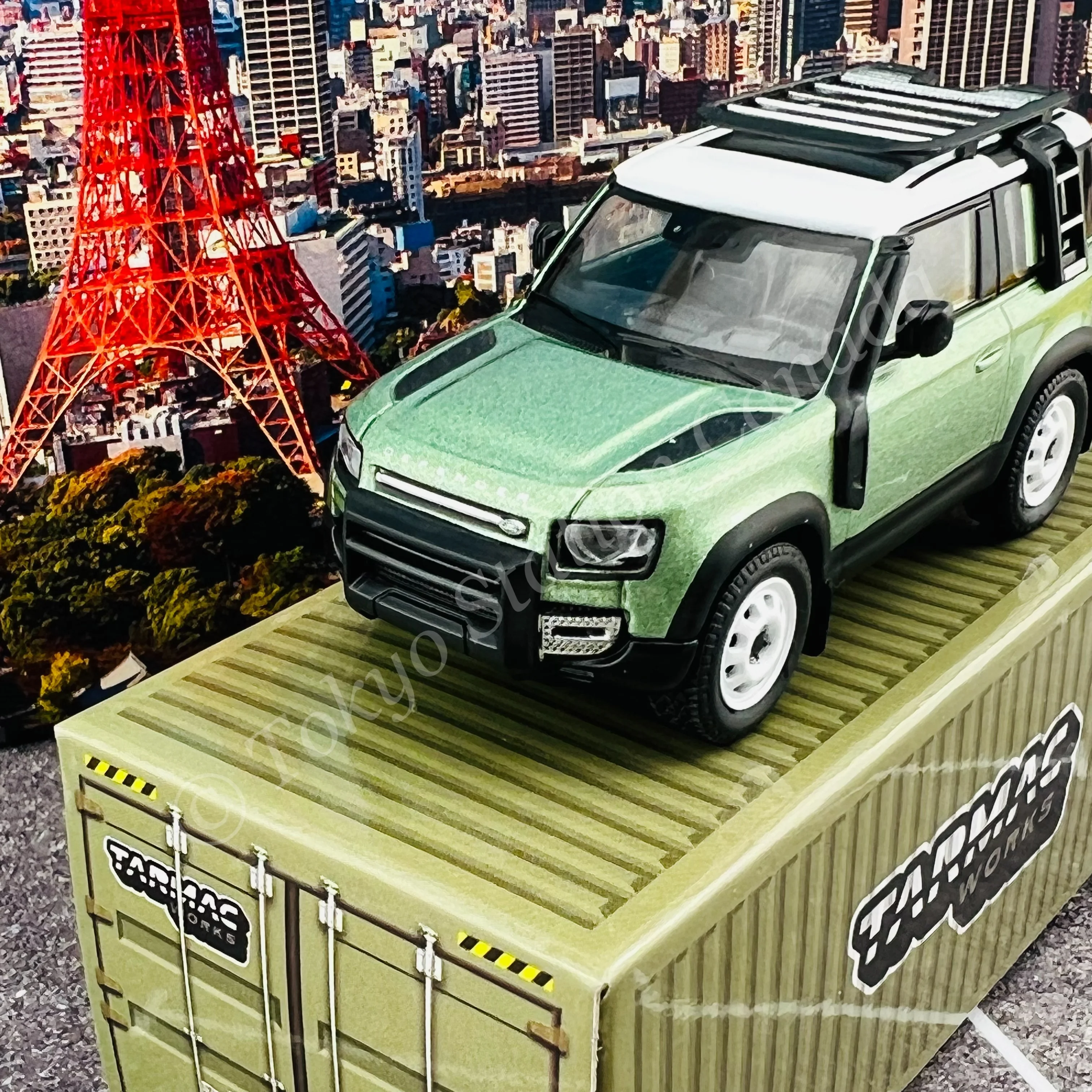 TARMAC WORKS GLOBAL64 Land Rover Defender 90 Green Metallic "2021 HK Toycar Salon Edition" T64G-019-GR - Image 3