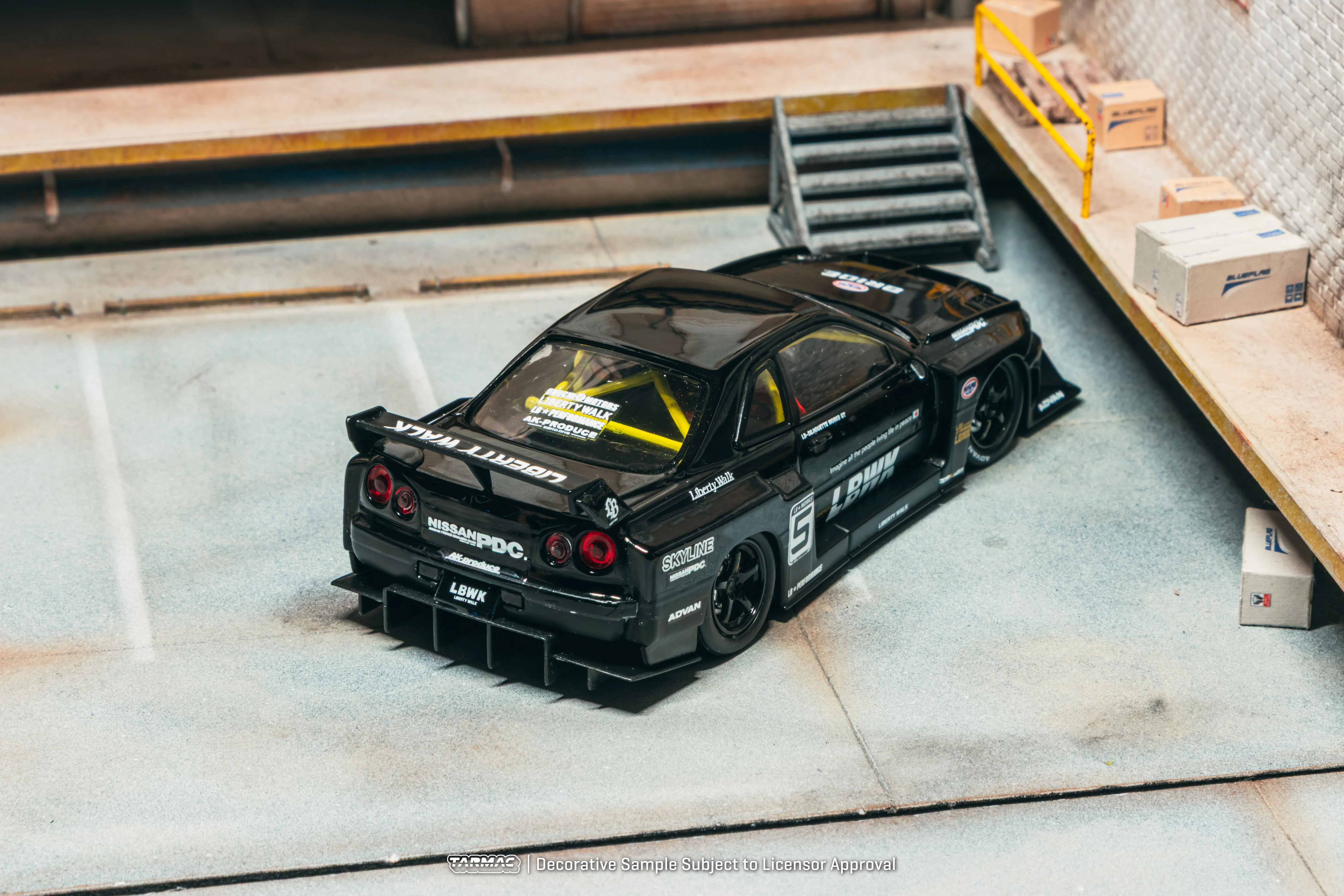TARMAC WORKS HOBBY43 1/43 LB-ER34 Super Silhouette SKYLINE Black T43-021-BK - Image 2