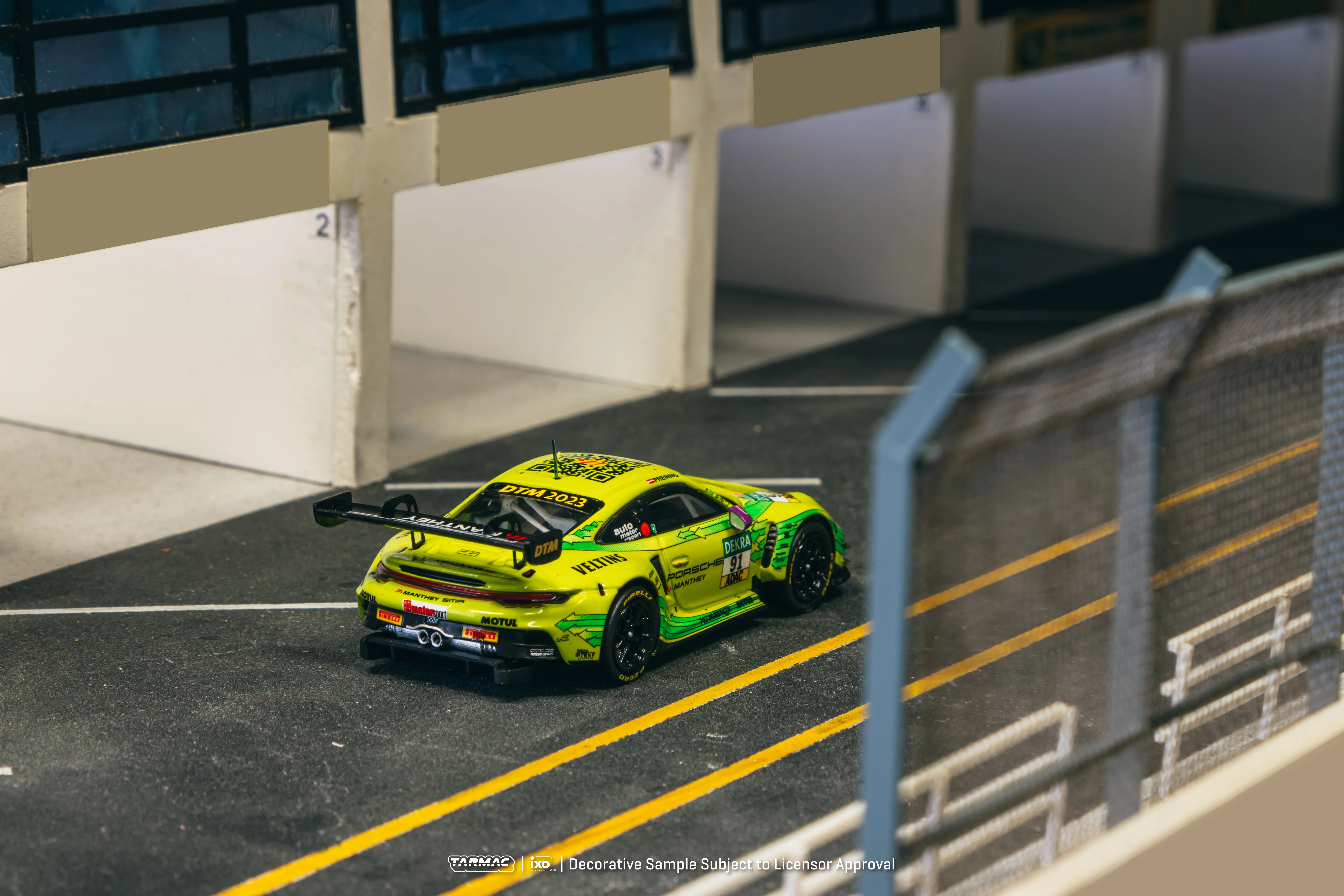 TARMAC WORKS HOBBY64 1/64 Porsche 911 GT3 R DTM Champion 2023 Thomas Preining T64-084-23DTM91 - Image 2
