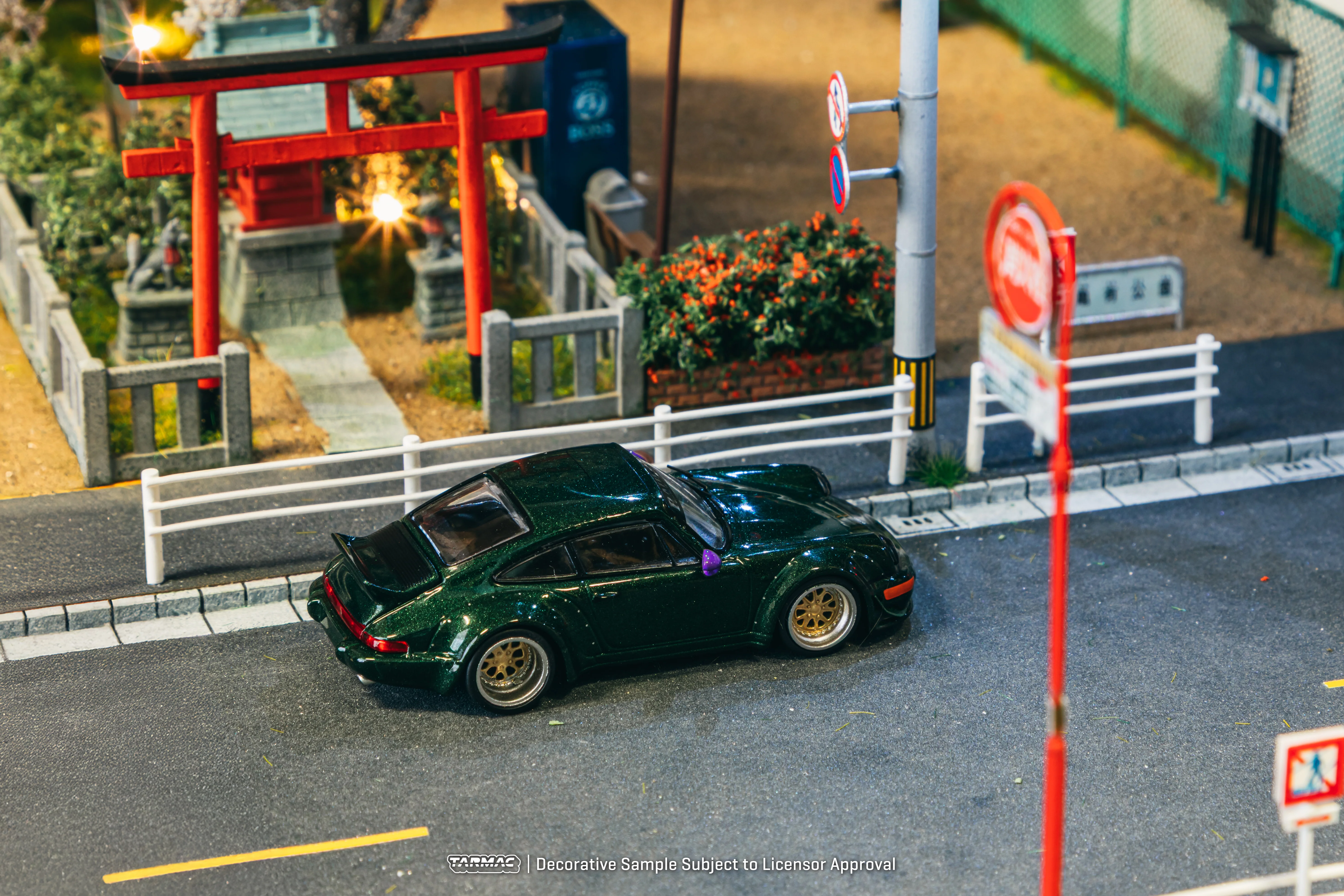 TARMAC WORKS HOBBY64 1/64 RWB 964 Green T64-TL037-GR - Image 3