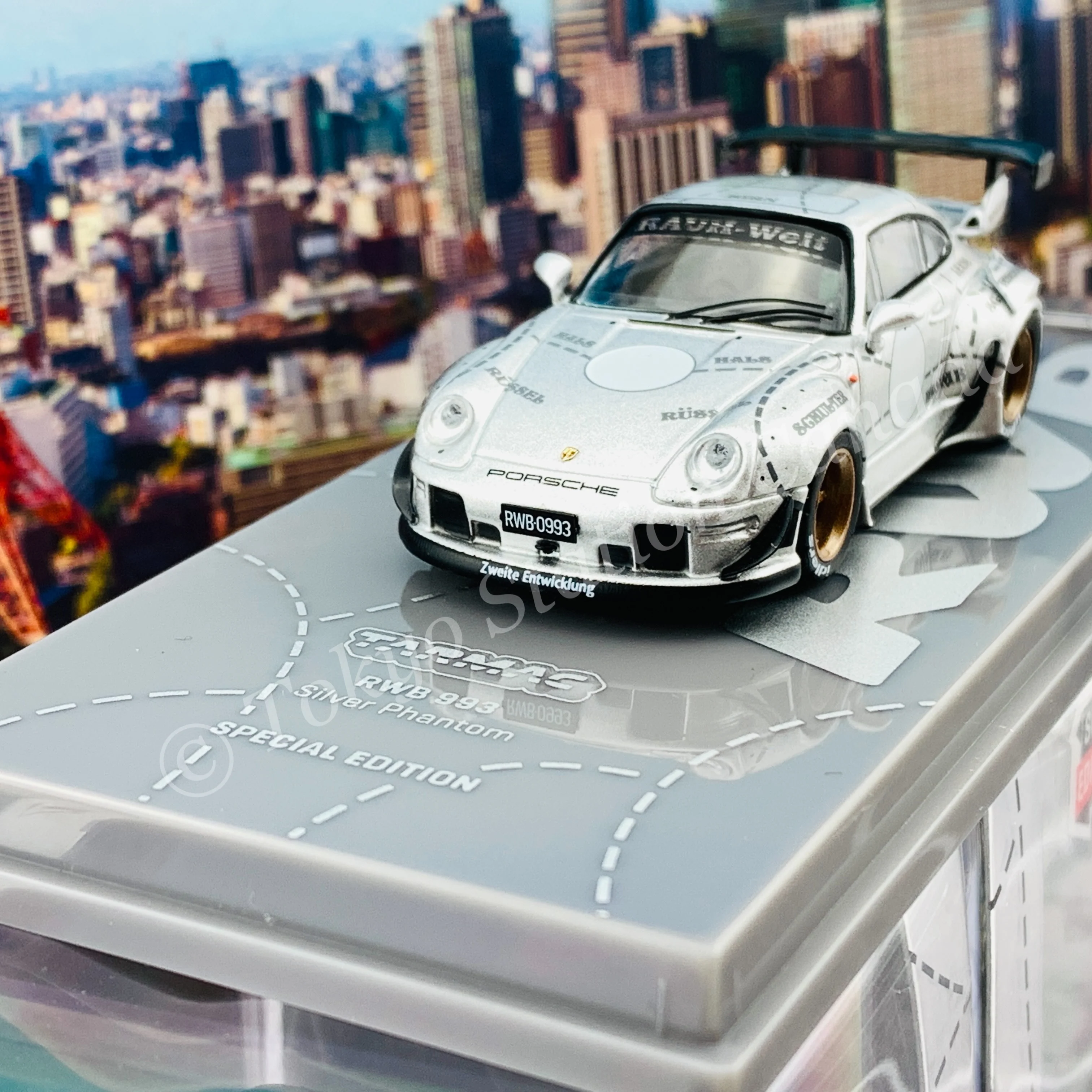 TARMAC WORKS HOBBY64 1/64 RWB 993 Silver Phantom Special Edition T64-017-JC - Image 3